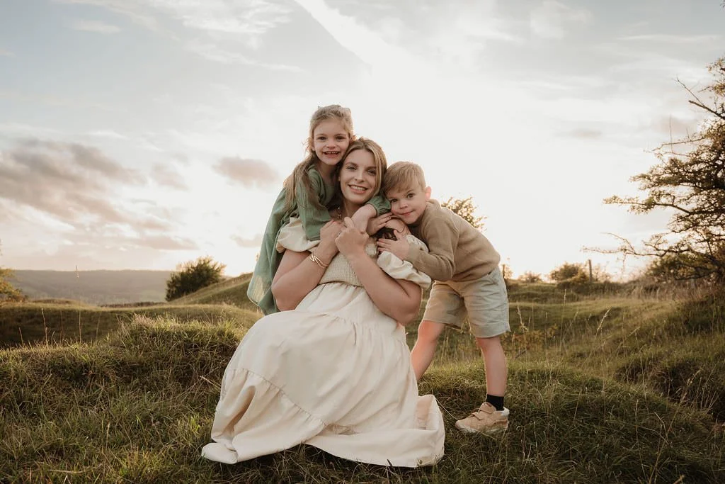 Cheltenham-outdoor-family-photographer-Mcinnes-19.jpg