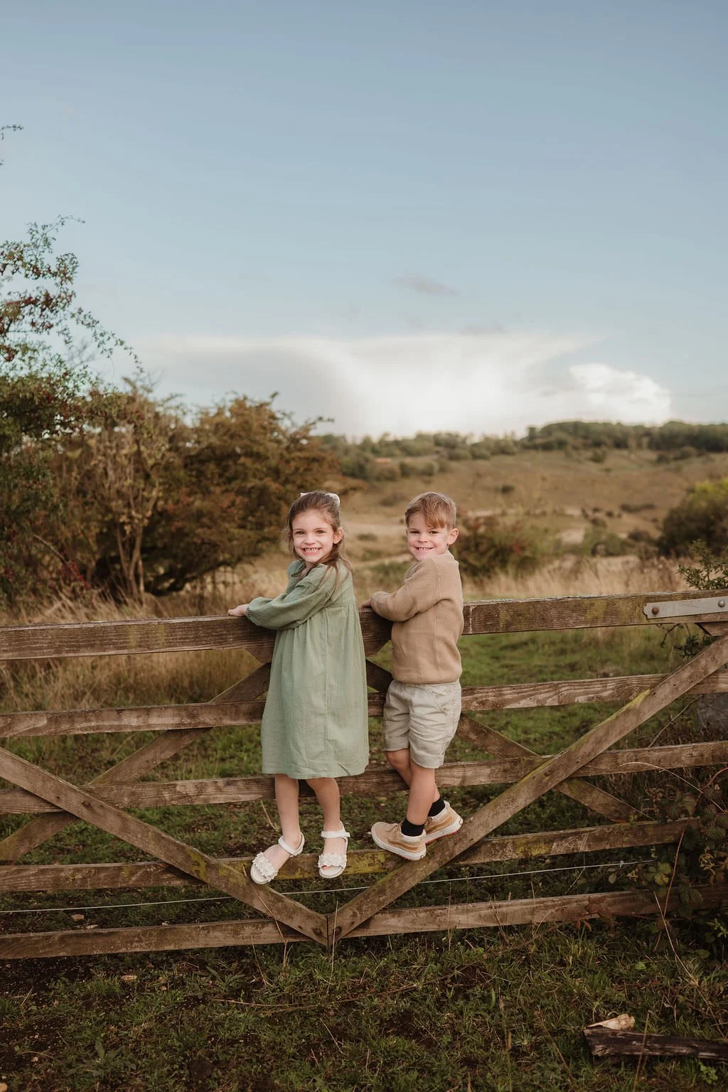 Cheltenham-outdoor-family-photographer-Mcinnes-1.jpg