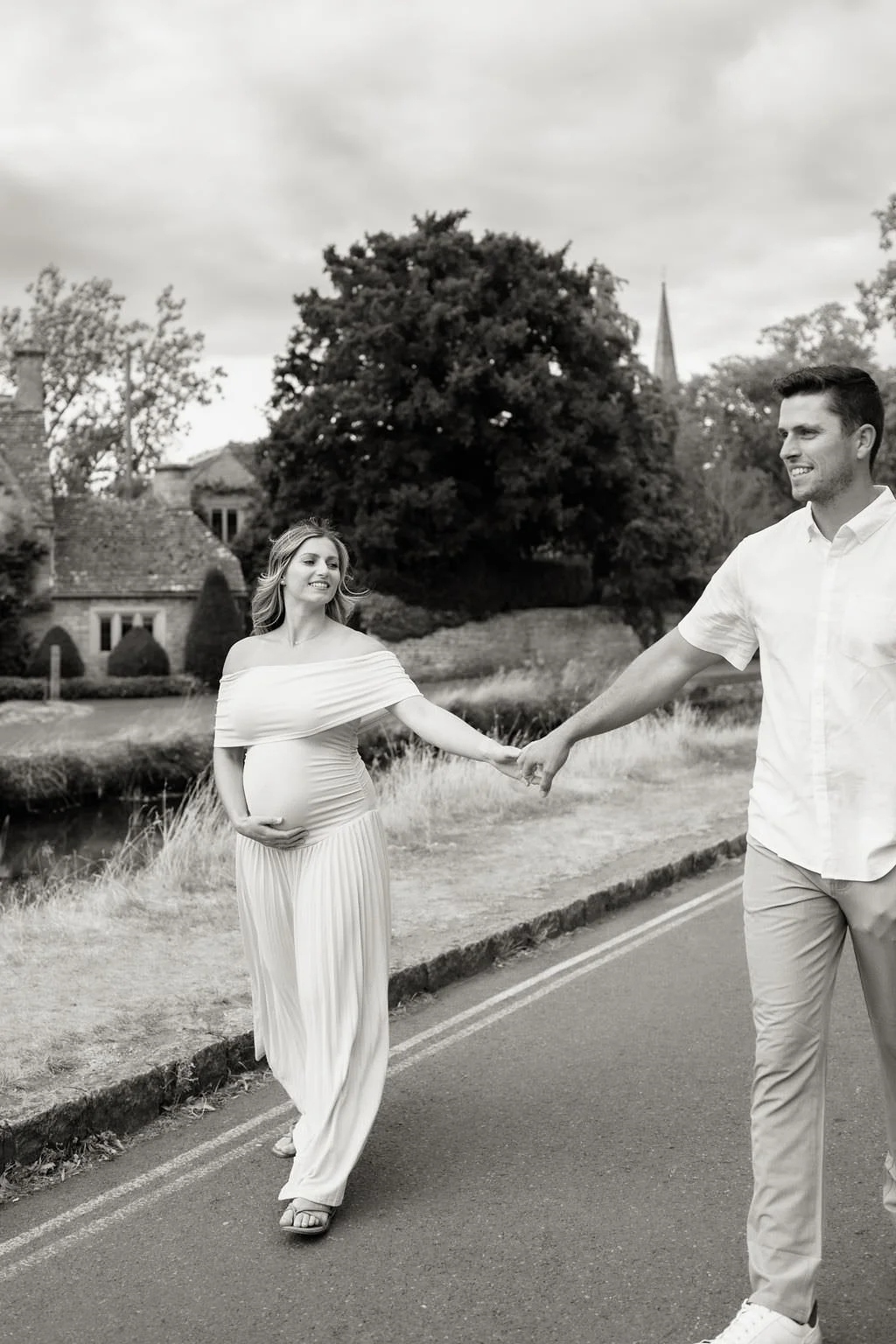 Cotswolds-outdoor-maternity-photographer-R&B-31.jpg