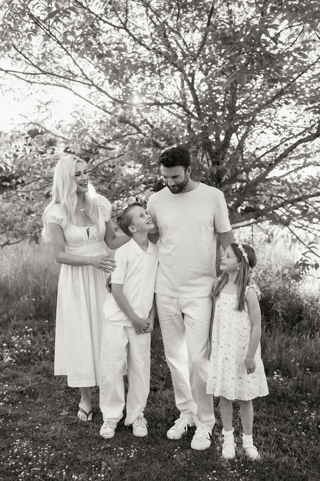 Cheltenham-outdoor-family-photographer-Morrow-23.jpg