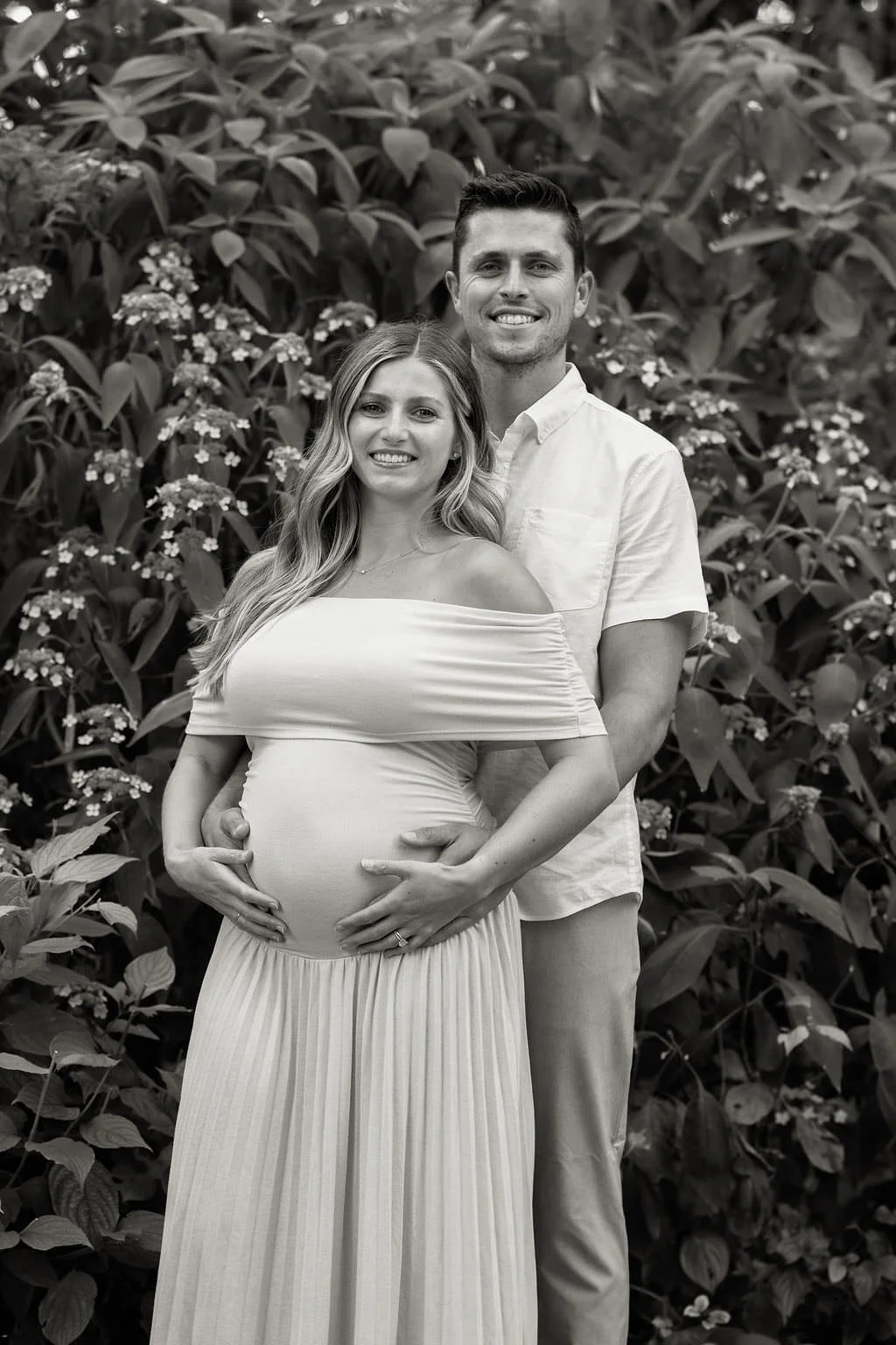Cotswolds-outdoor-maternity-photographer-R&B-14.jpg