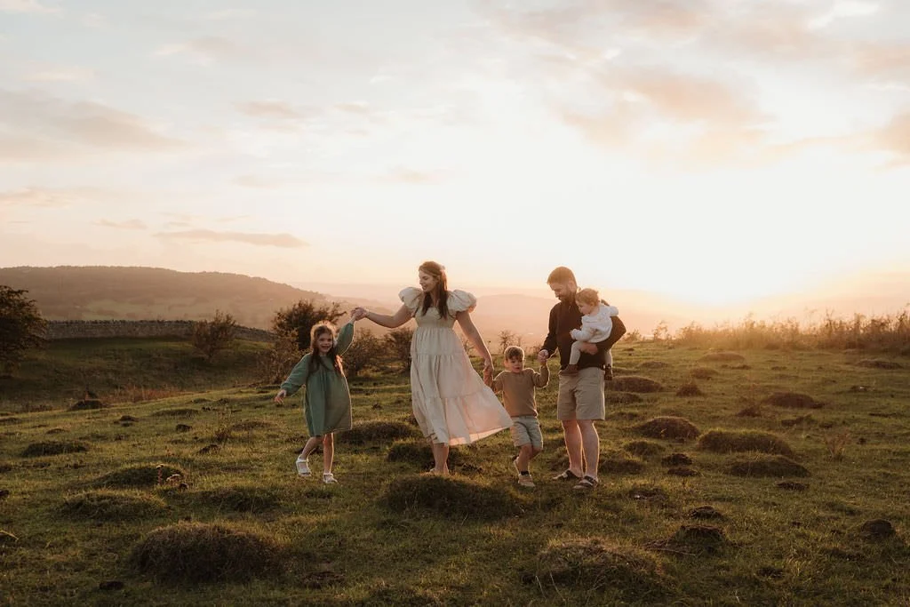 Cheltenham-outdoor-family-photographer-Mcinnes-99.jpg
