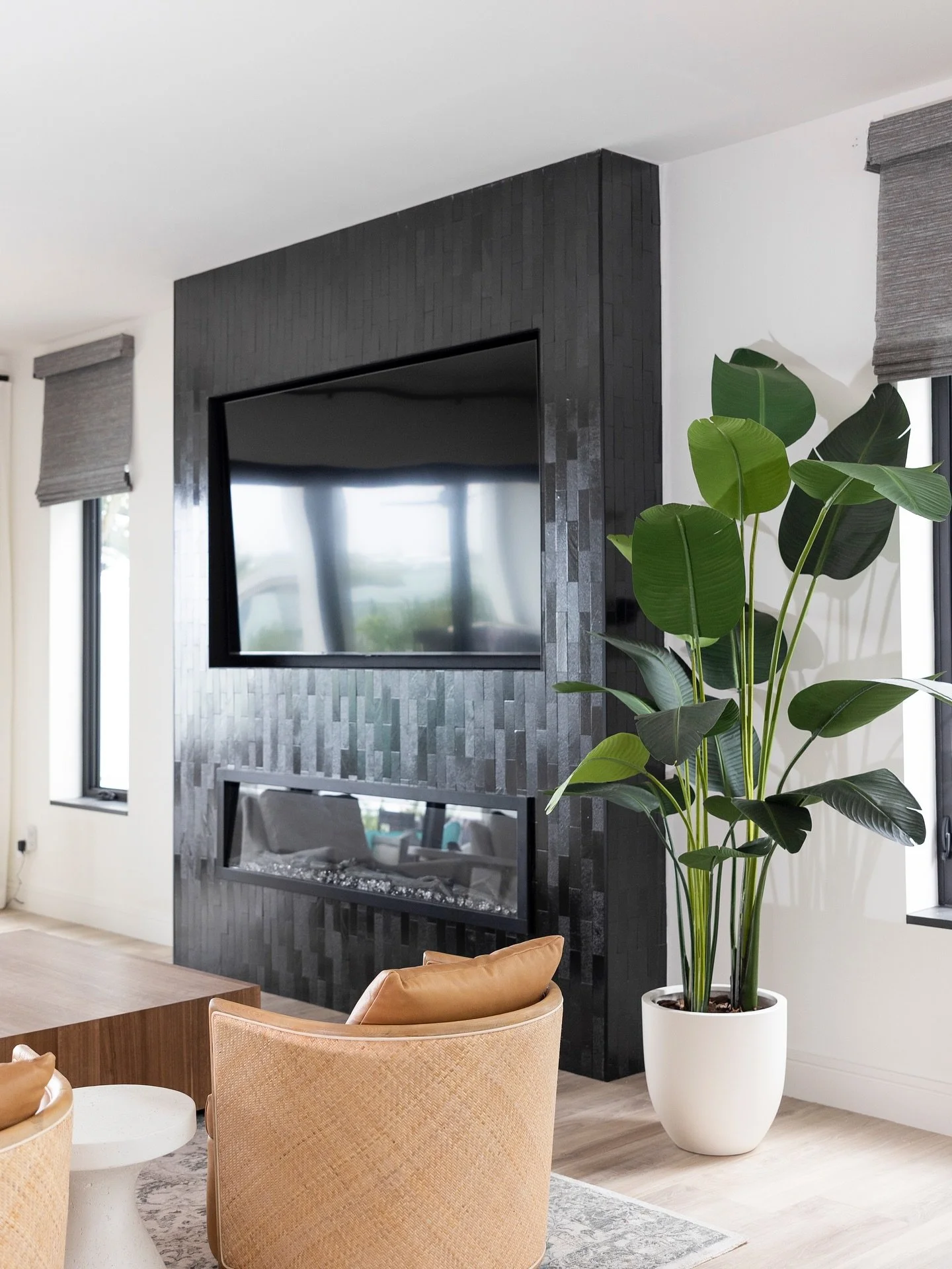 Fireplace season is officially here 🔥🪵 and we&rsquo;re not mad about it. Swipe through these cozy corners and tell us&hellip; which #ACIstyled space would you curl up in first?

1. #ACIxNSB
2. #ACIxTUSKAWILLA
3. #ACIxHEATHROW
4. #ACIxLAKEMARY
5. #A