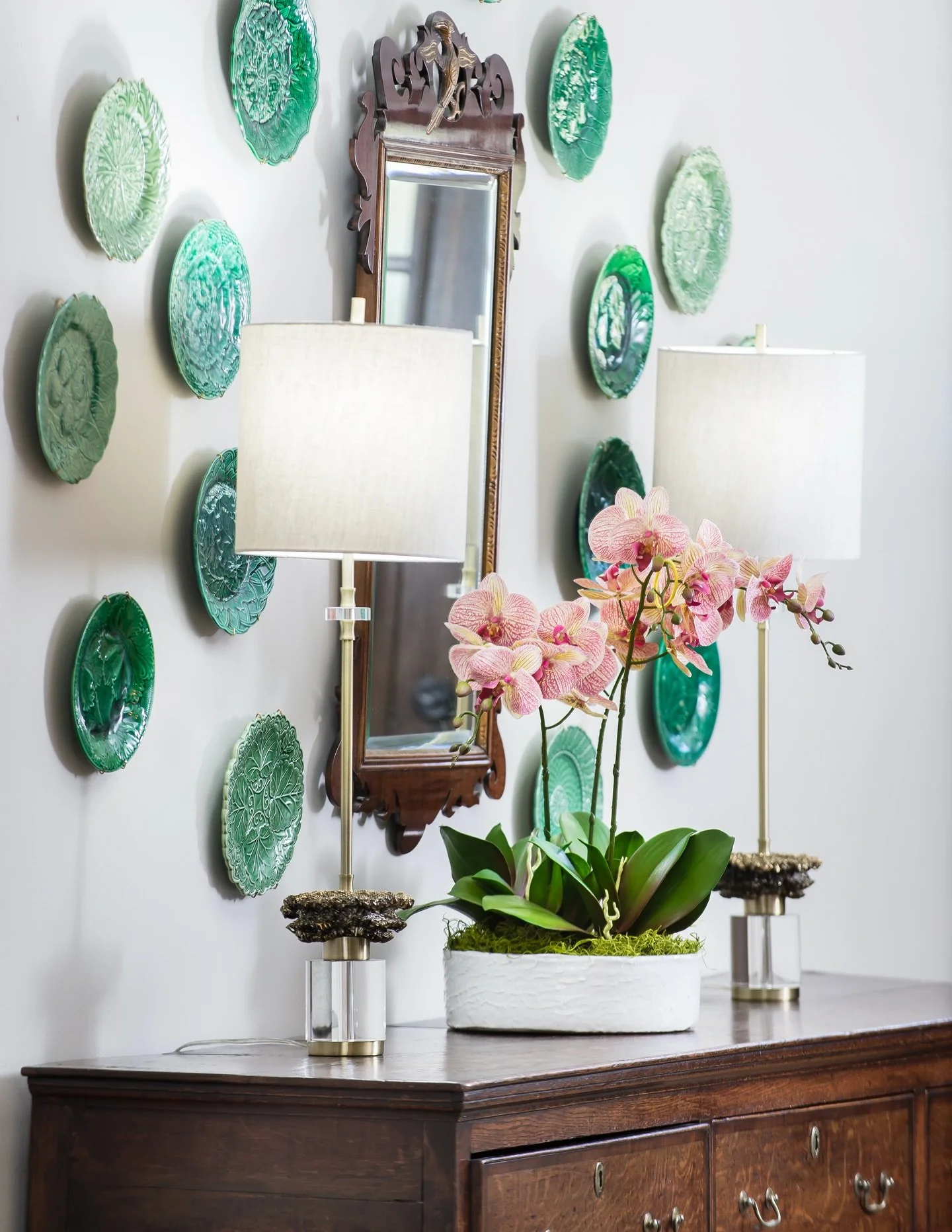 Sometimes the real flex isn&rsquo;t something shiny and straight off a truck&hellip; it&rsquo;s the piece that&rsquo;s been living life, collecting stories, and wearing its little scuffs like jewelry. 👵✨

In a world obsessed with fast fashion, fast 