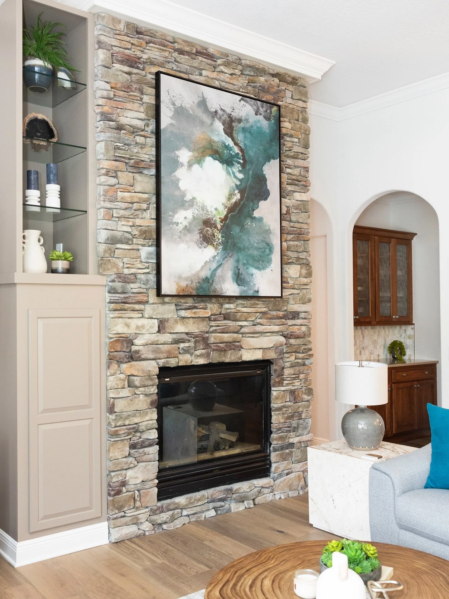 Swipe for the glow up because subtle changes can make a major impact. ➡️ #ACIxTUSKAWILLA B&amp;A

Not every space needs a full gut job to feel brand new. This one just needed a smarter game plan. We said goodbye to the dated built in cabinetry and ga