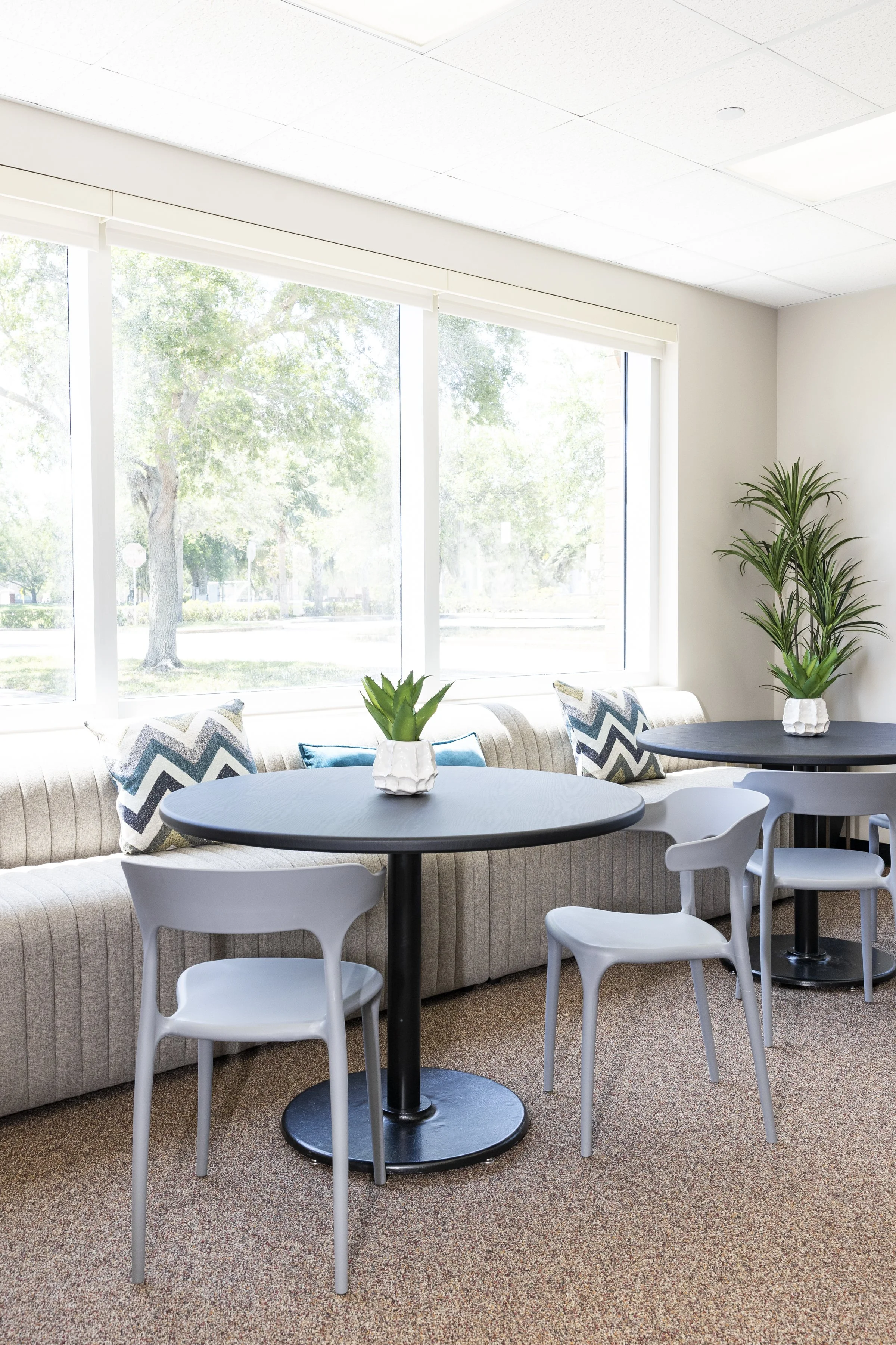 a.clore interiors florida state university medical college daytona state college learning lounge77.jpg