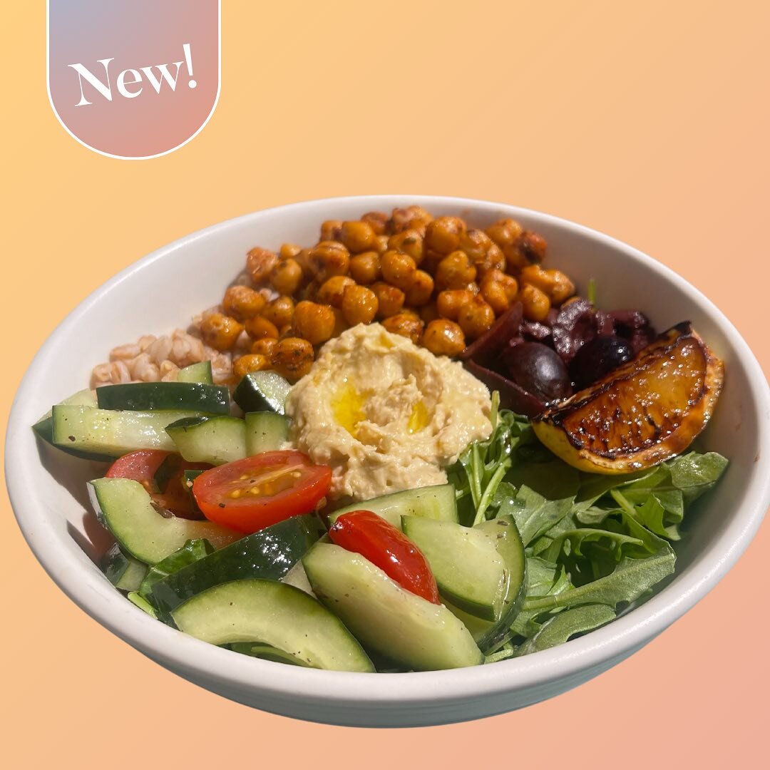 📣Introducing! Our new Sun Bowl! ☀️🥣

Chef Adrienne has been adding new items to our menu and we are loving this nutrient packed, and filling grain bowl! 
Made with Farro, spiced chickpeas, cucumber salad, arugula, hummus, Kalamata olives, and charr