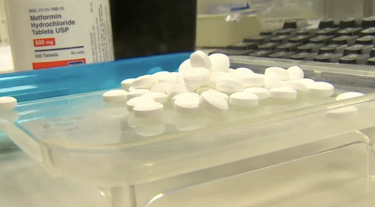 Illinois first in the nation to ban prescription drug price gouging