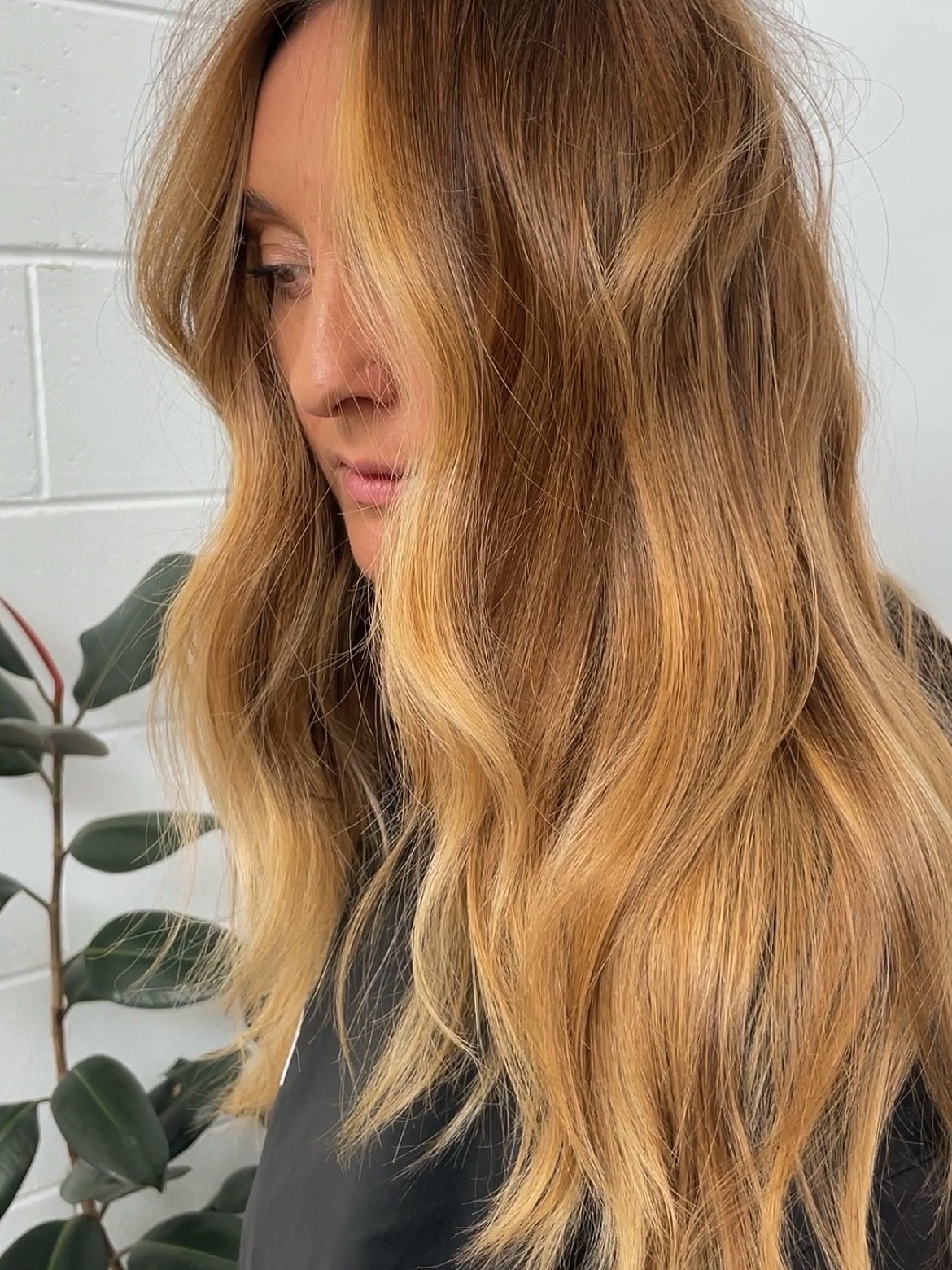 Los Angeles babes, your hair could look like this ⬆️

Just a few of my favourite manes that I&rsquo;ve painted and snipped 🖤 Do you have a fave? 

#losangeleshair #losangeleshairstylist #mikkiauldhair #losangelesbalayage #losangelesblonde #originalm