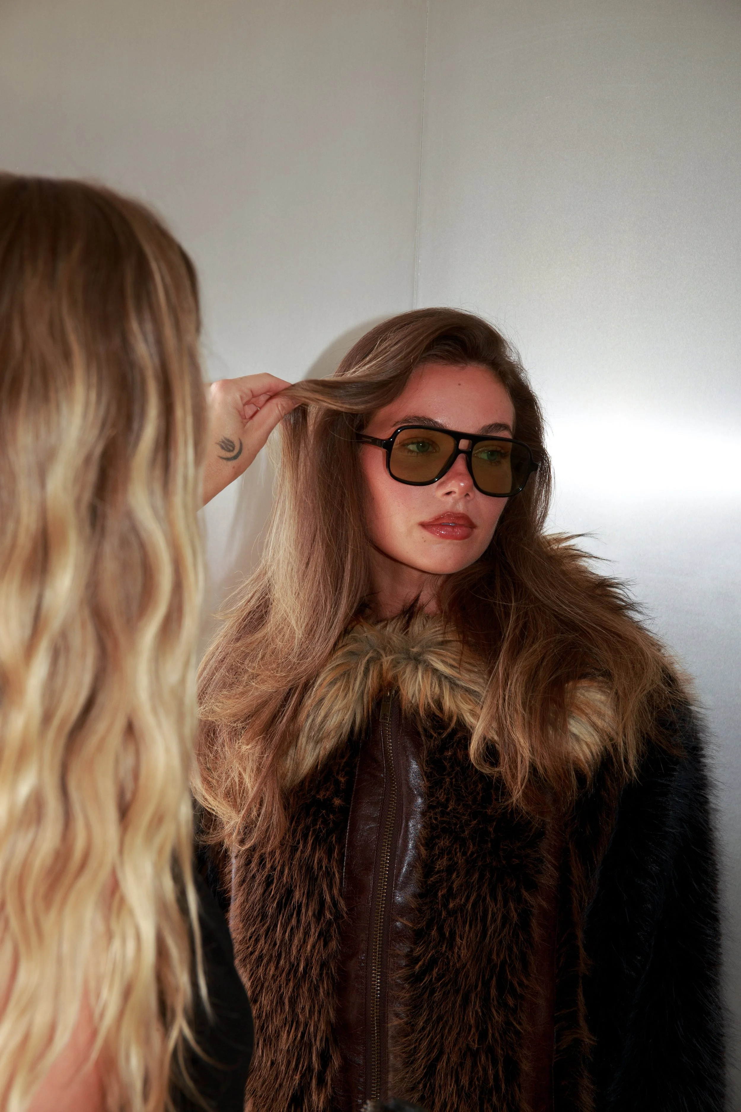 From subtle sun-kissed strands to bold, bright blondes — I specialize in balayage and blonde color in Los Angeles with a luxury, low-maintenance approach. Every formula is custom-blended for shine, dimension, and longevity. Ready for effortless hair 