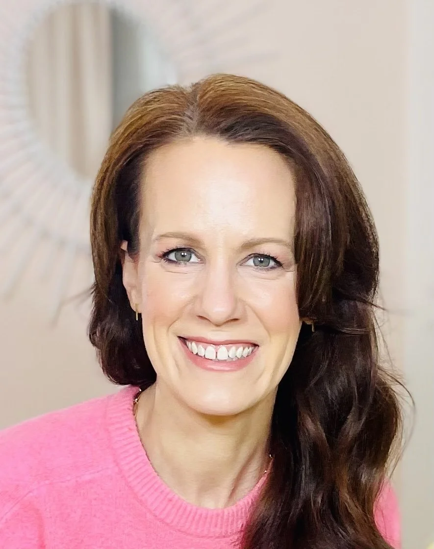 Angela Evans Professional Organizer and Owner of A Neat Day In Home Professional Decluttering and Organizing Services in the Greater Seattle Area including Lynnwood, Edmonds, Bothell, Woodinville, Snohomish, Shoreline, and Whidbey Island