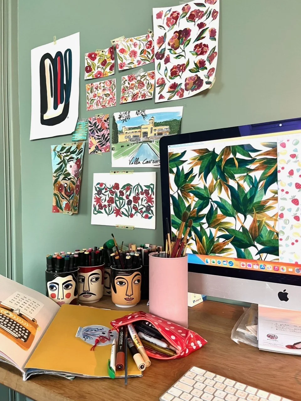 Photo of the home studio of illustrator Aurélie Salmon Lahad
