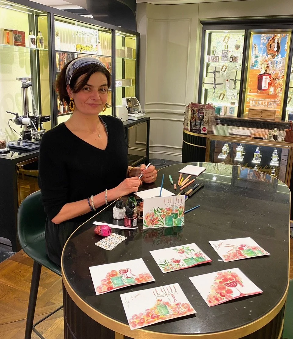 Photo of Aurélie Salmon Lahad on location conducting an atelier