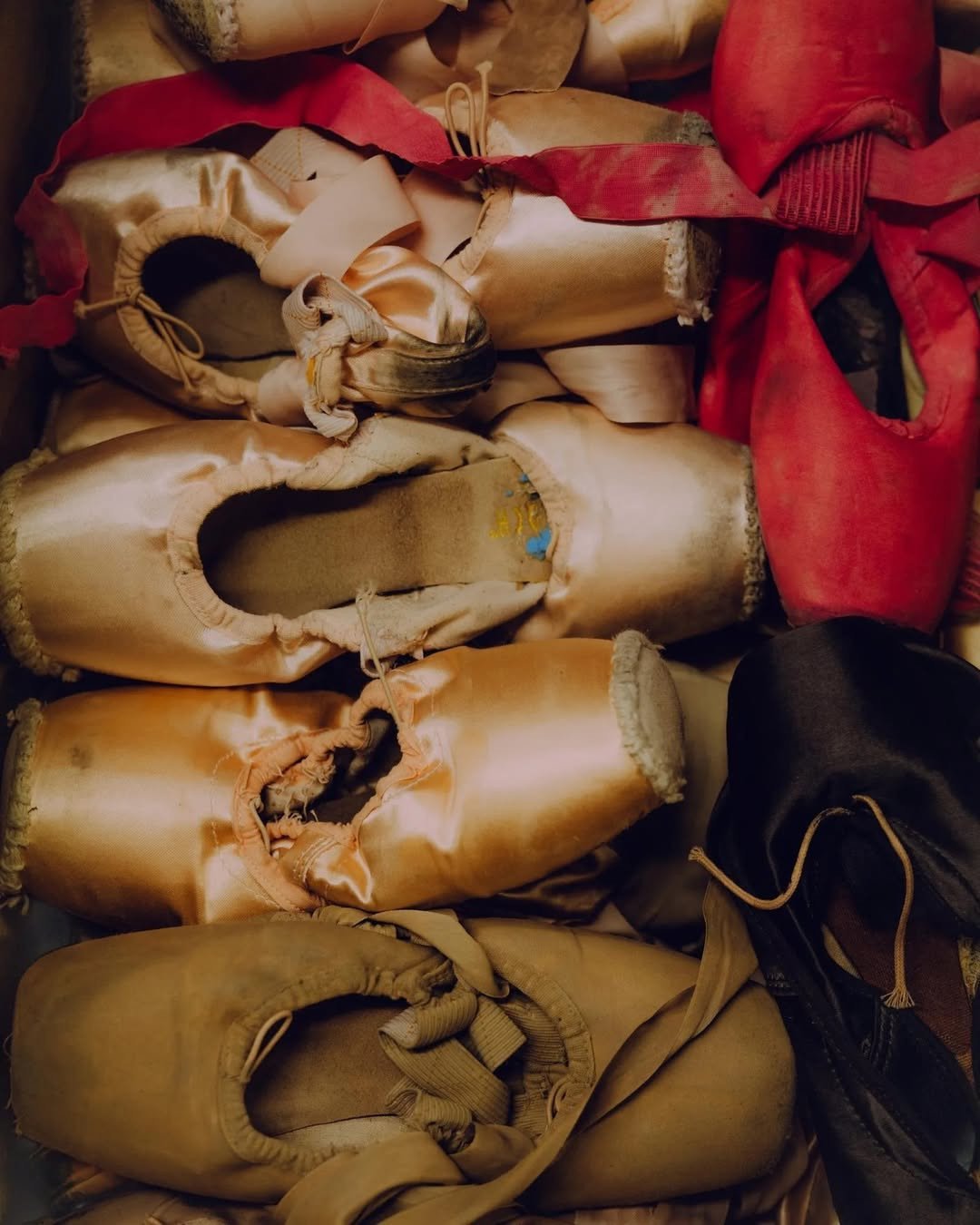 Hand-crafted dance shoes in the shoe room at Royal Ballet and Opera in Covent Garden ⁠
⁠
RP: @theworldofinteriors