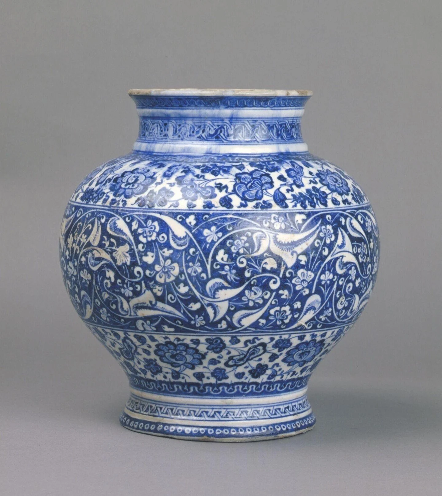 Iznik jar in Baba Nakkaş&rdquo; style, c. 1480, Victoria &amp; Albert Museum⁠
⁠
#iznik #iznik&ccedil;ini #ceramics #ceramicsart #fritware #blueandwhite