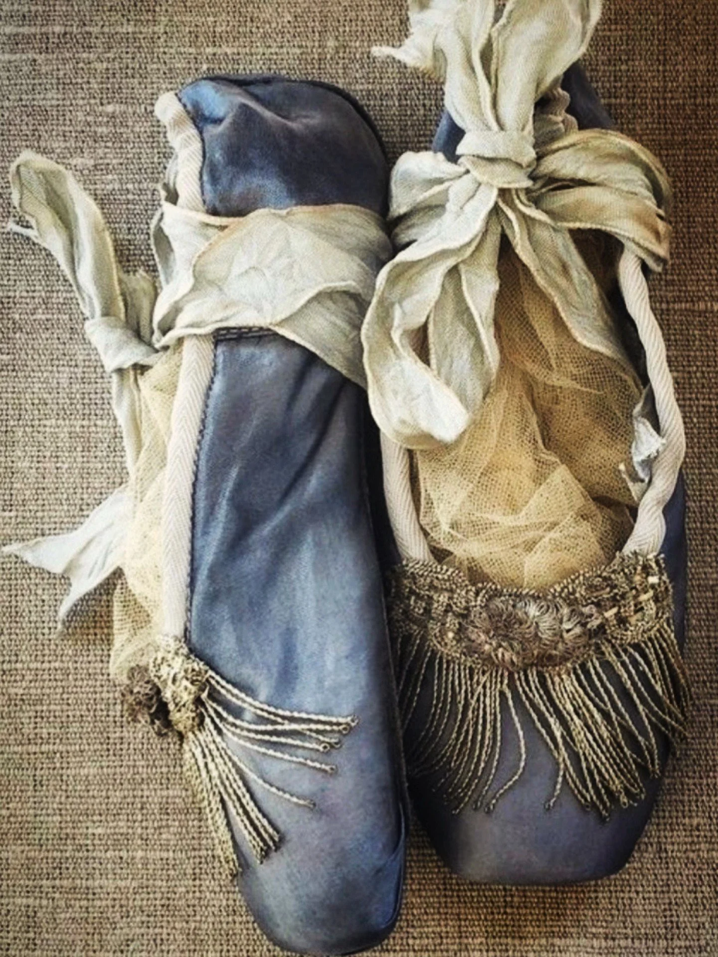Happy National Dance Day ✨⁠
⁠
RG: @thequietbotanist⁠
⁠
#dance #ballet #vintage #balletslippers