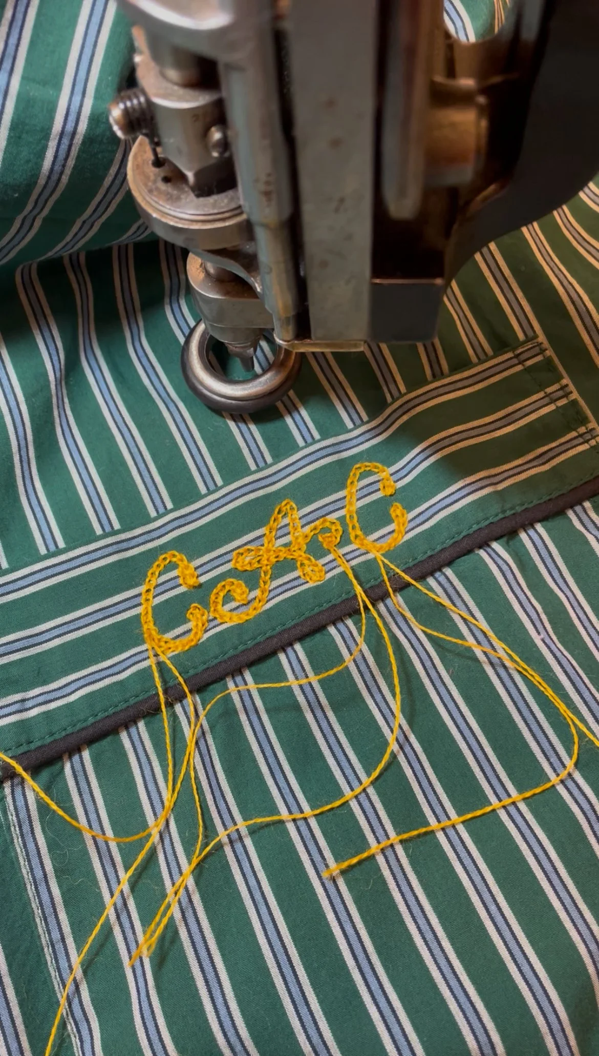 chainstitch-embroidery-curved-crewneck