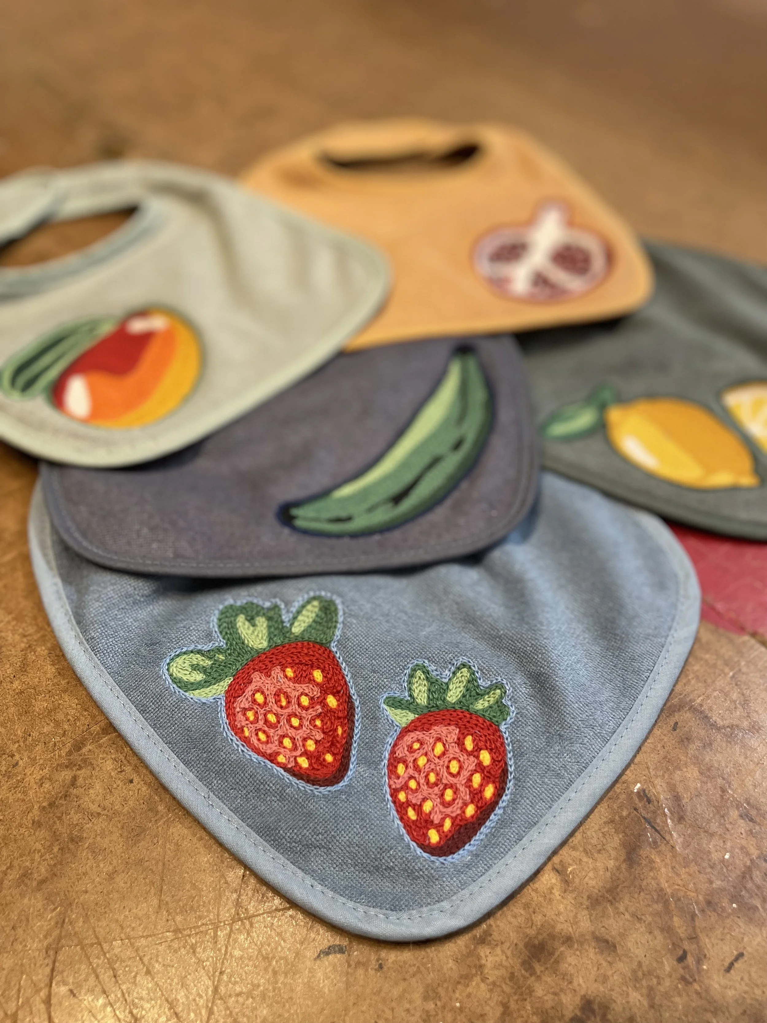 Chainstitch-embroidery-Loop-306-baby-bibs-fruits