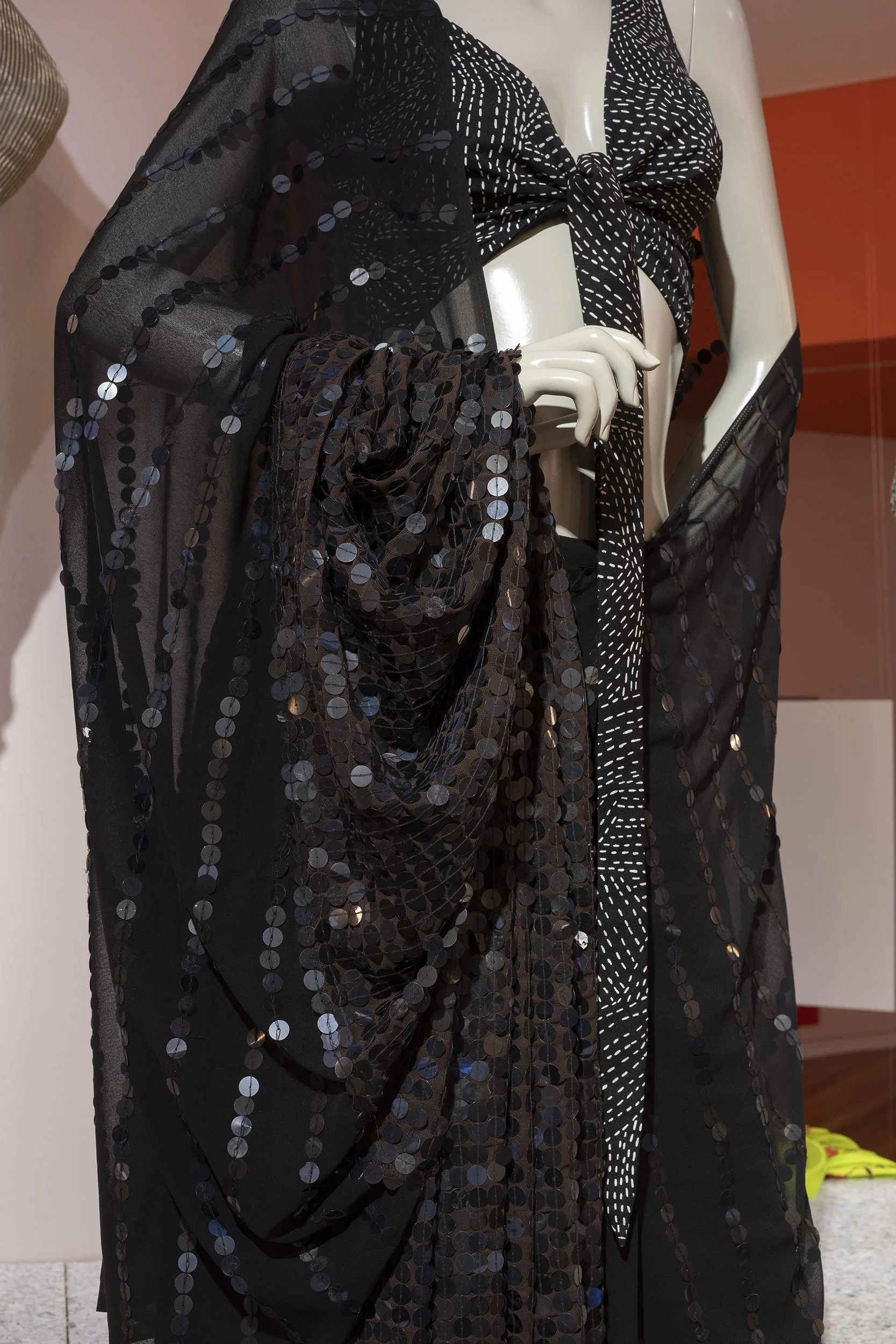 studio-peter-king-Bunjil_Offbeat-Sari_15.jpg