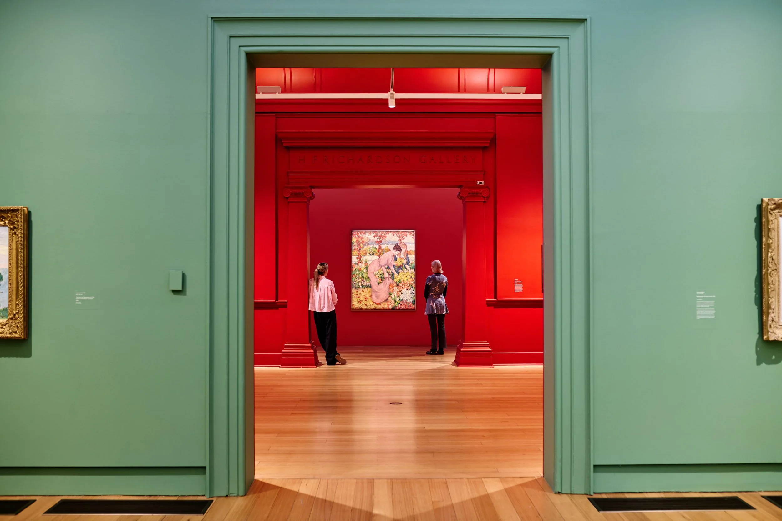 studio-peter-king-discovering-the-impressionists-exhibition-people24.jpg