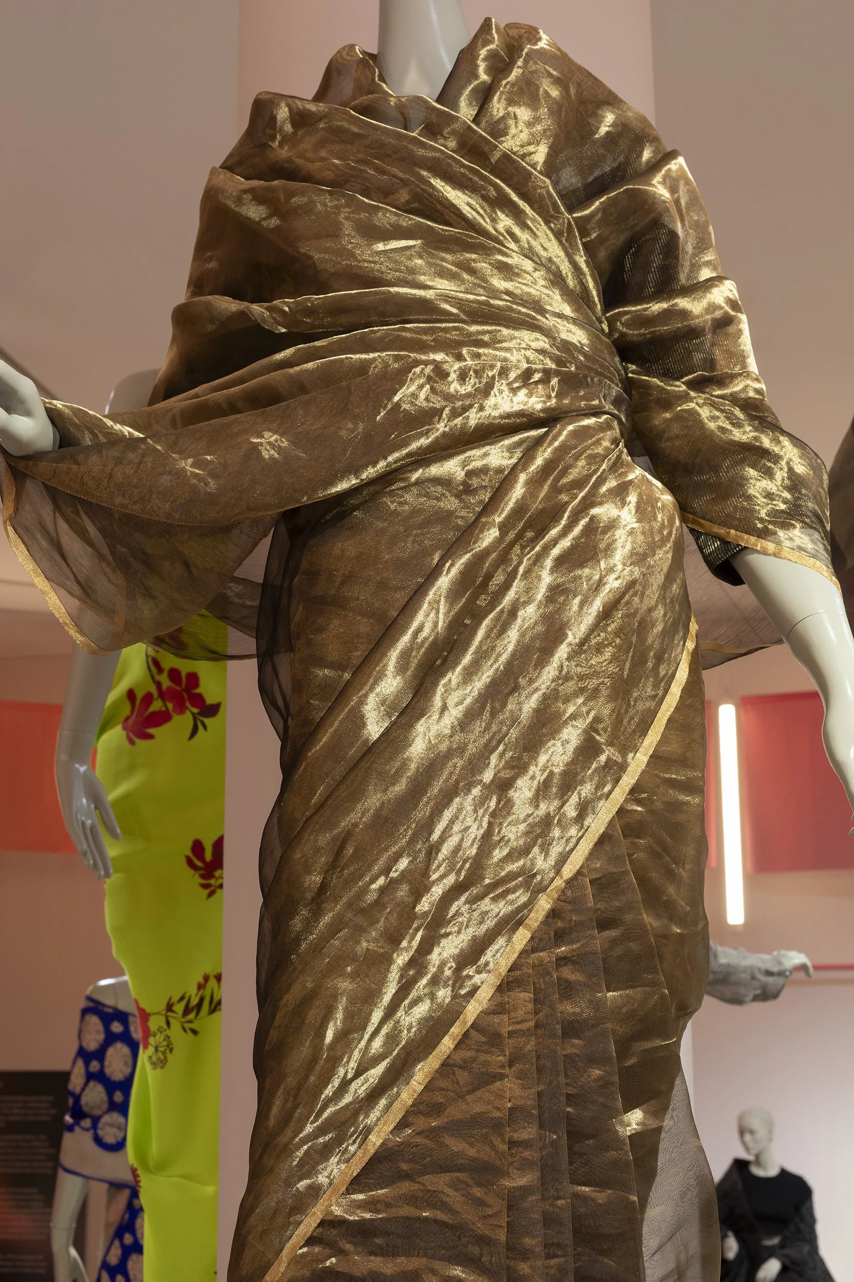 studio-peter-king-Bunjil_Offbeat-Sari_18a.jpg
