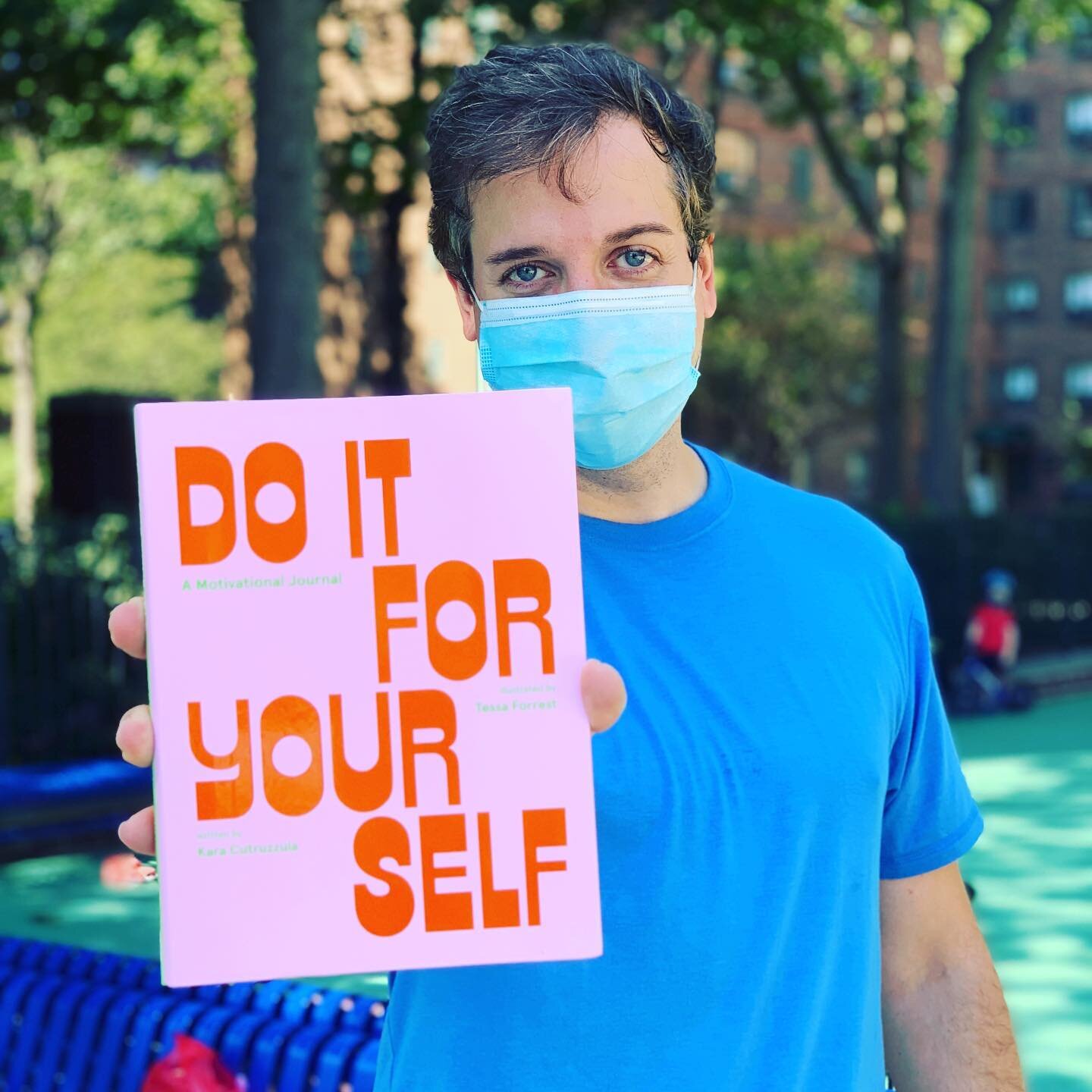 My talented friend and productivity expert @karacut&rsquo;s first book came out last week, it&rsquo;s called Do It For Yourself and it&rsquo;s a motivational journal designed to help you through creative projects - I absolutely love it and cannot rec