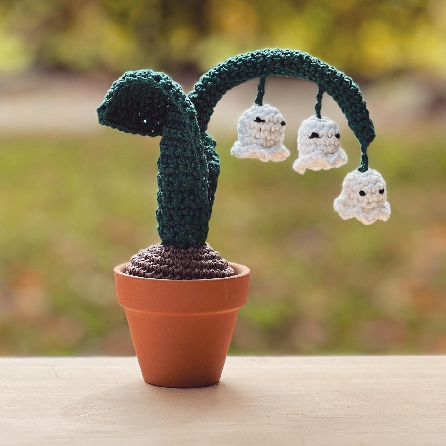 Who&rsquo;s ready for some ghosties?? 👻 Watch out, they might haunt you in the dark&hellip;

This round of cuties features Ghost of the Valley (pattern by @mrs.crowlet and modified slightly by me to be &ldquo;planted&rdquo; in terracotta pots) 🪴

W