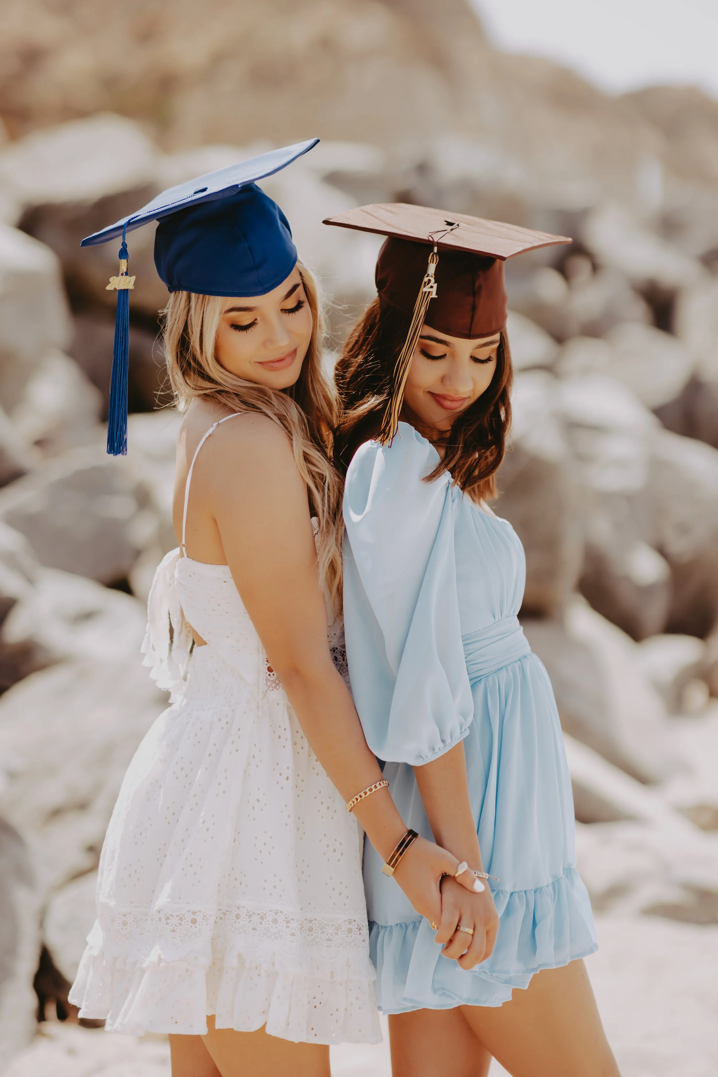  what to wear for twin senior pictures 