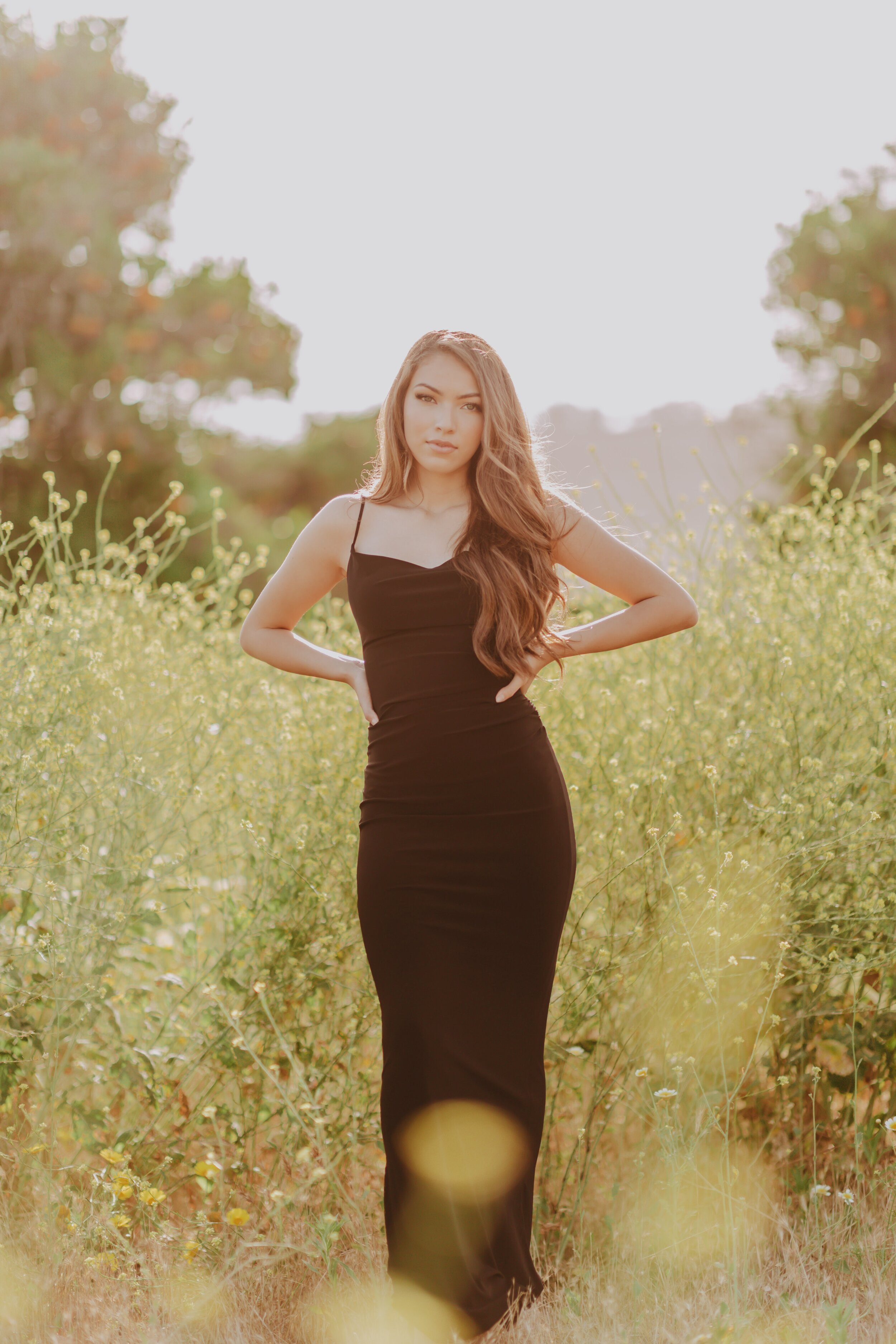  what to wear for senior pictures little black dress 