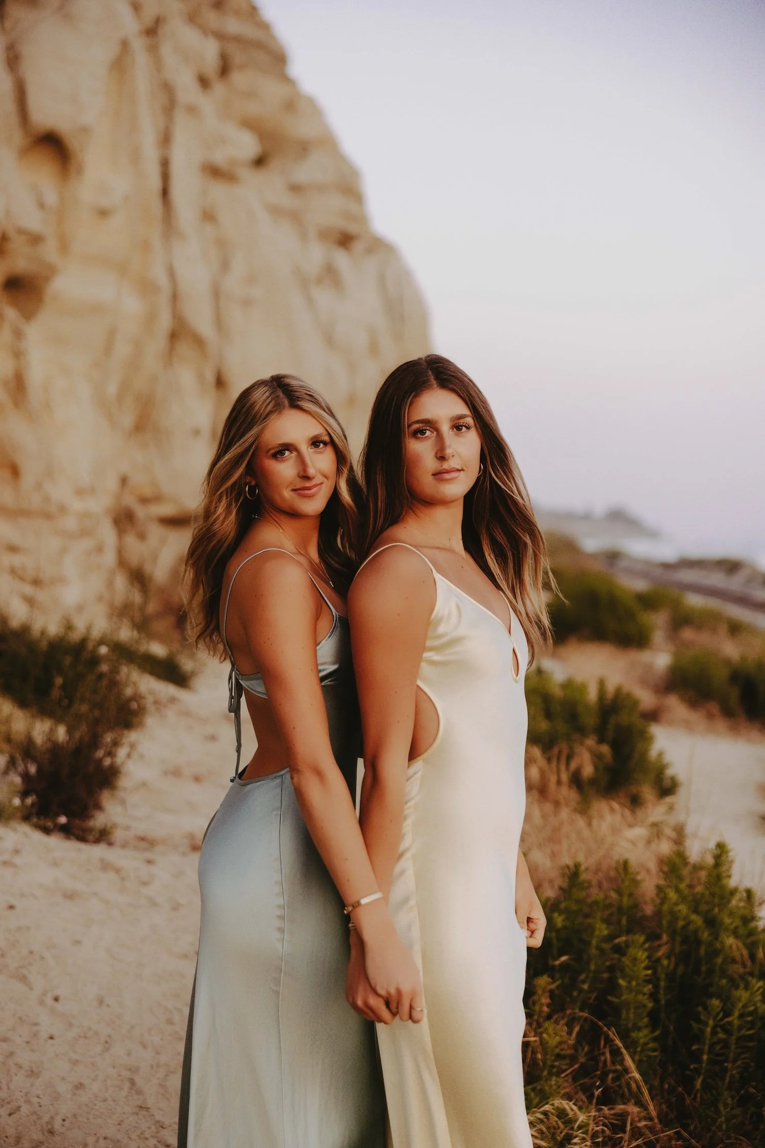  twin senior photo outfit ideas  