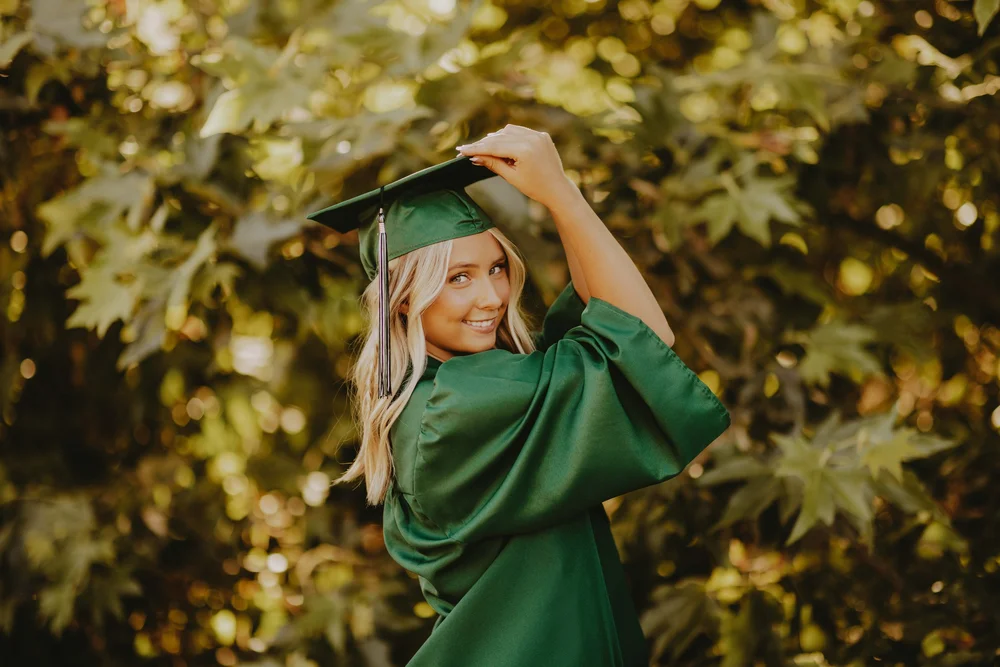  cap and gown senior photos 