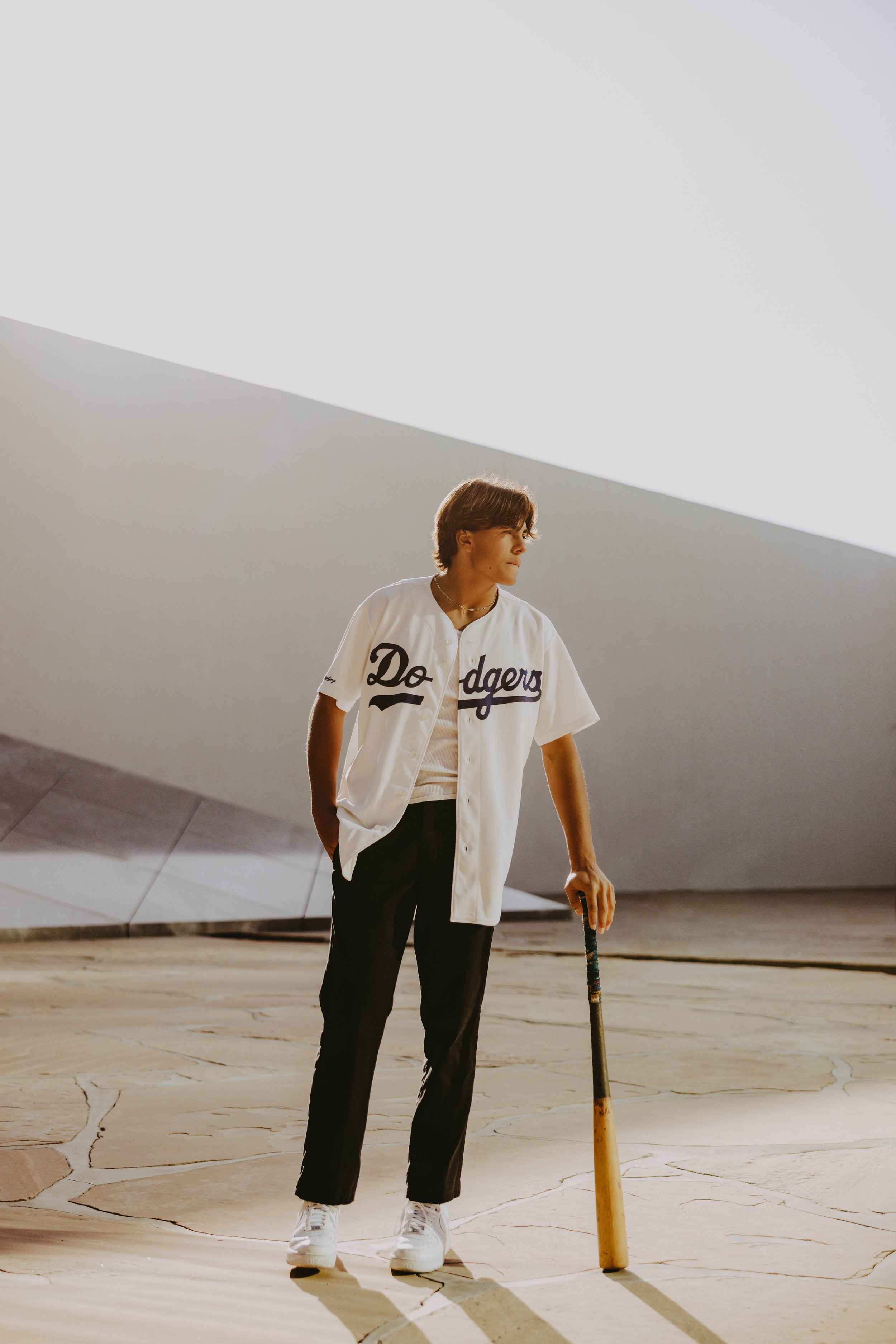  baseball guy senior photo outfits 