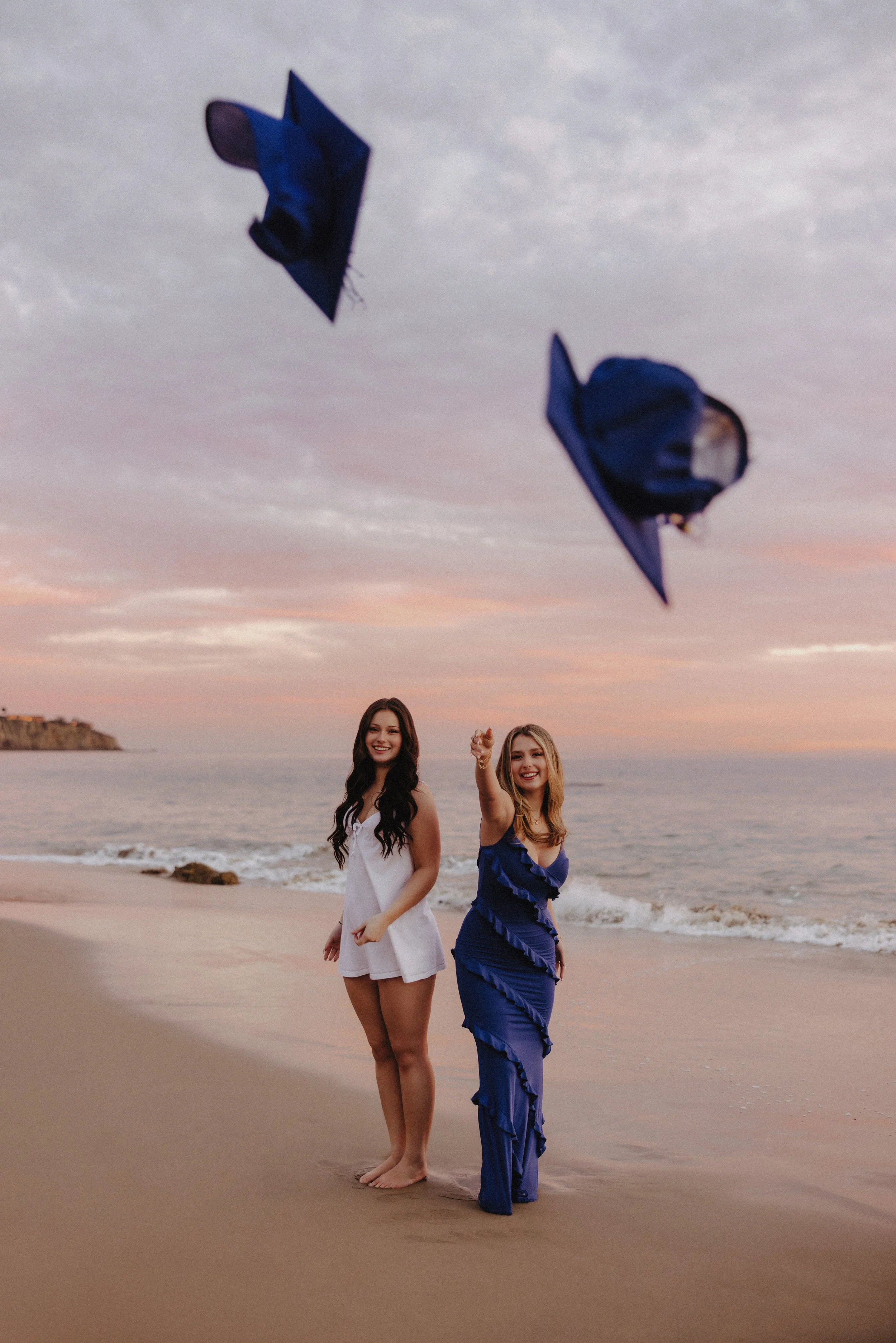  cap and gown twin senior pictures outfits  