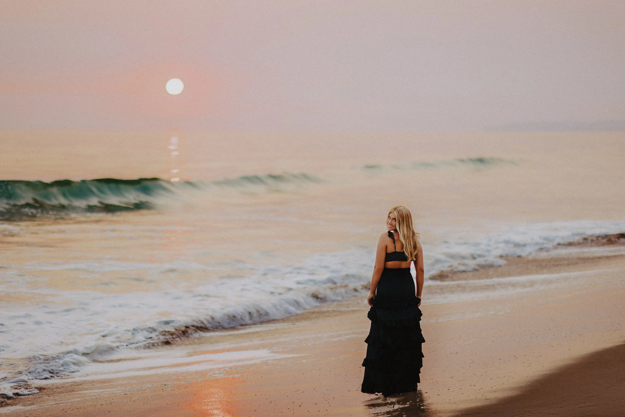 summer senior photos on the beach