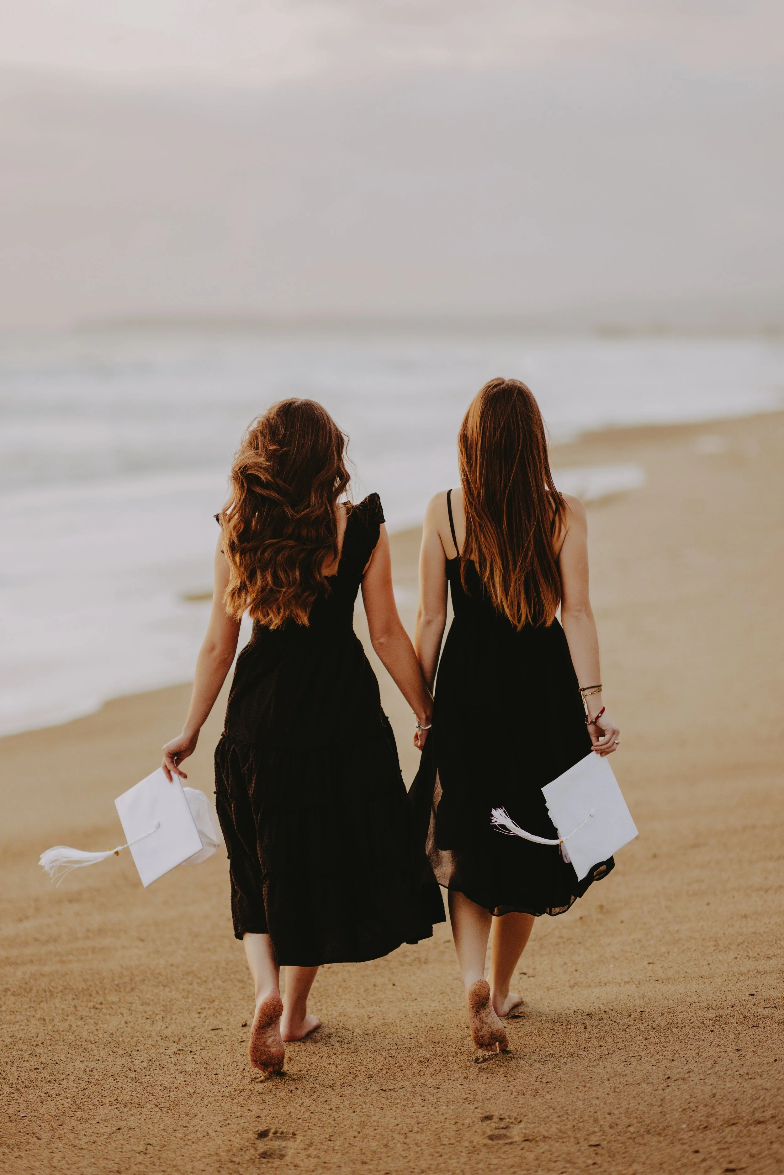  girl girl twin senior pictures outfits  