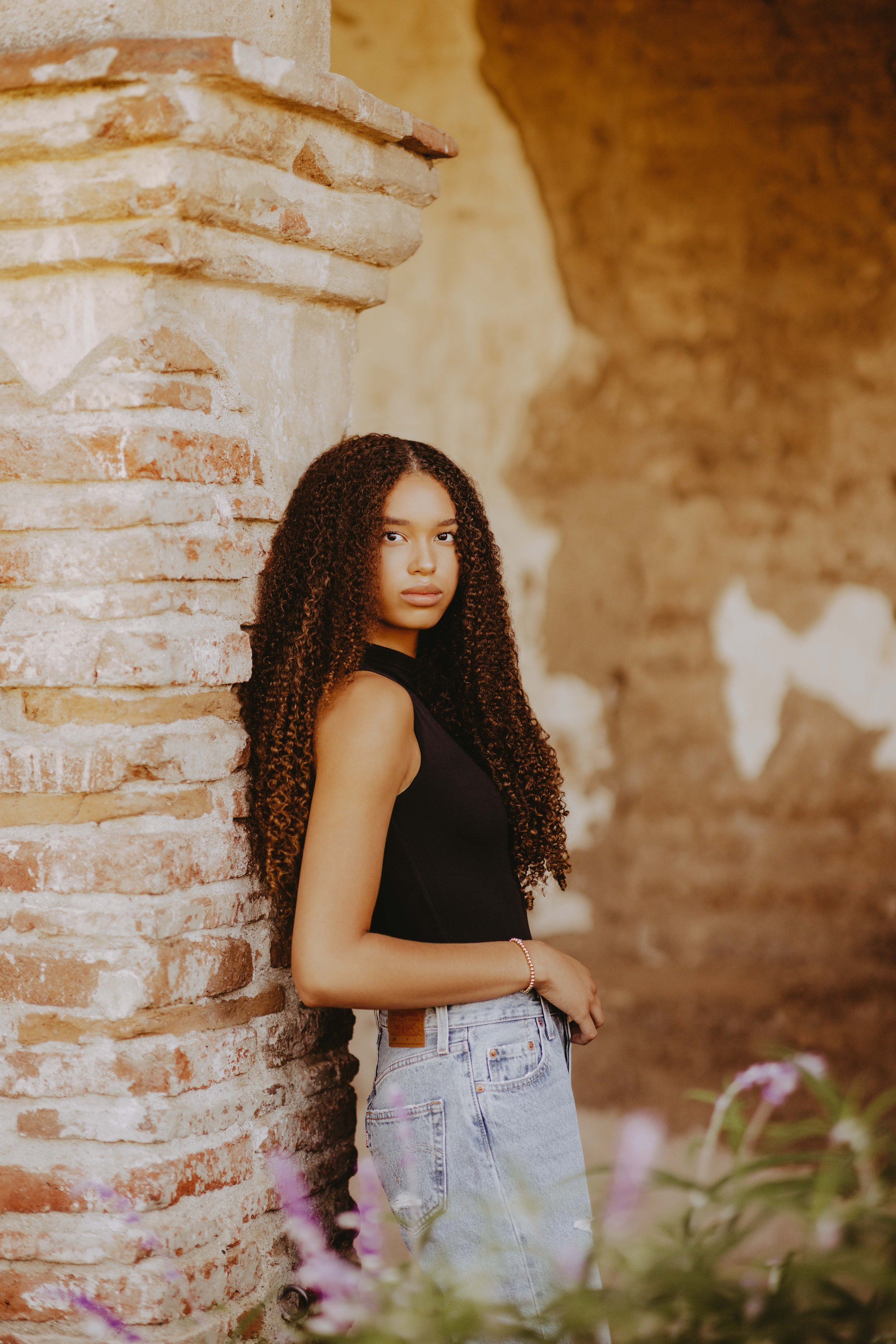  casual outfit senior photos in orange county 