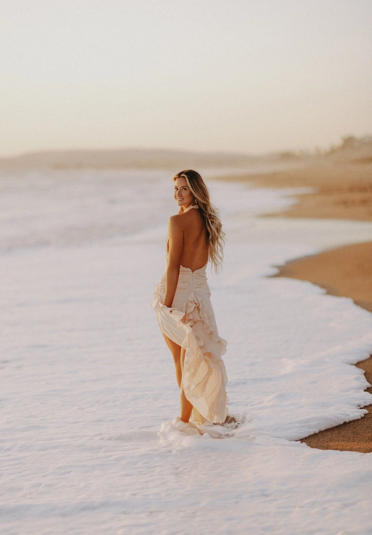  senior photo outfit ideas on the beach 