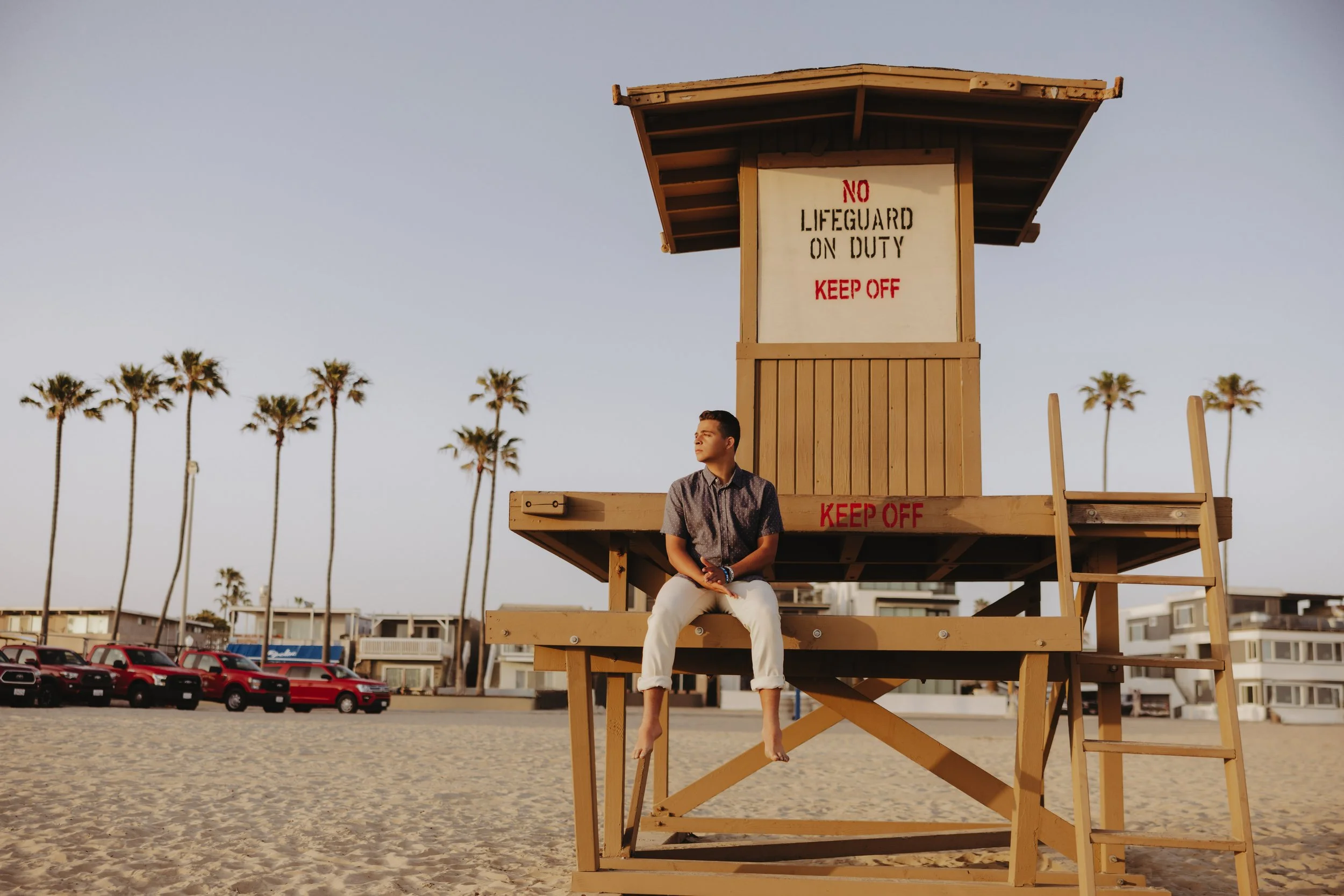 beach senior photos for guys