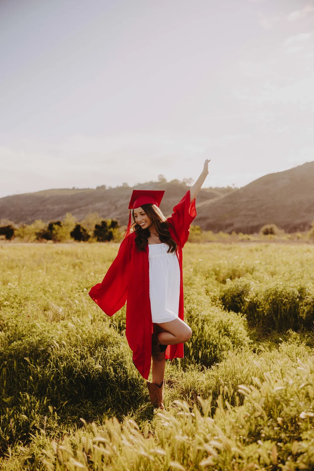  cap and gown senior photoshoot 