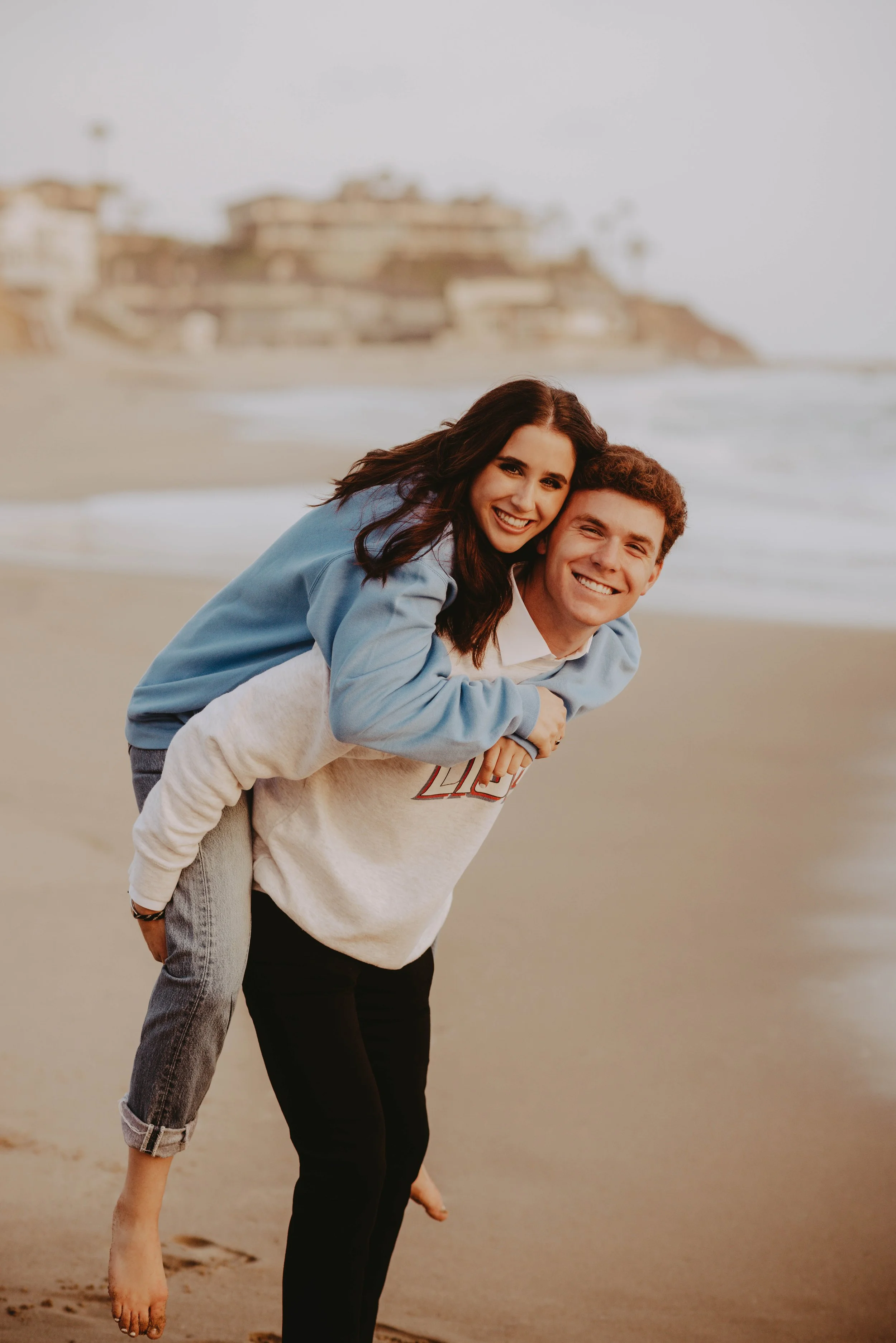  beach twin senior pictures outfits  