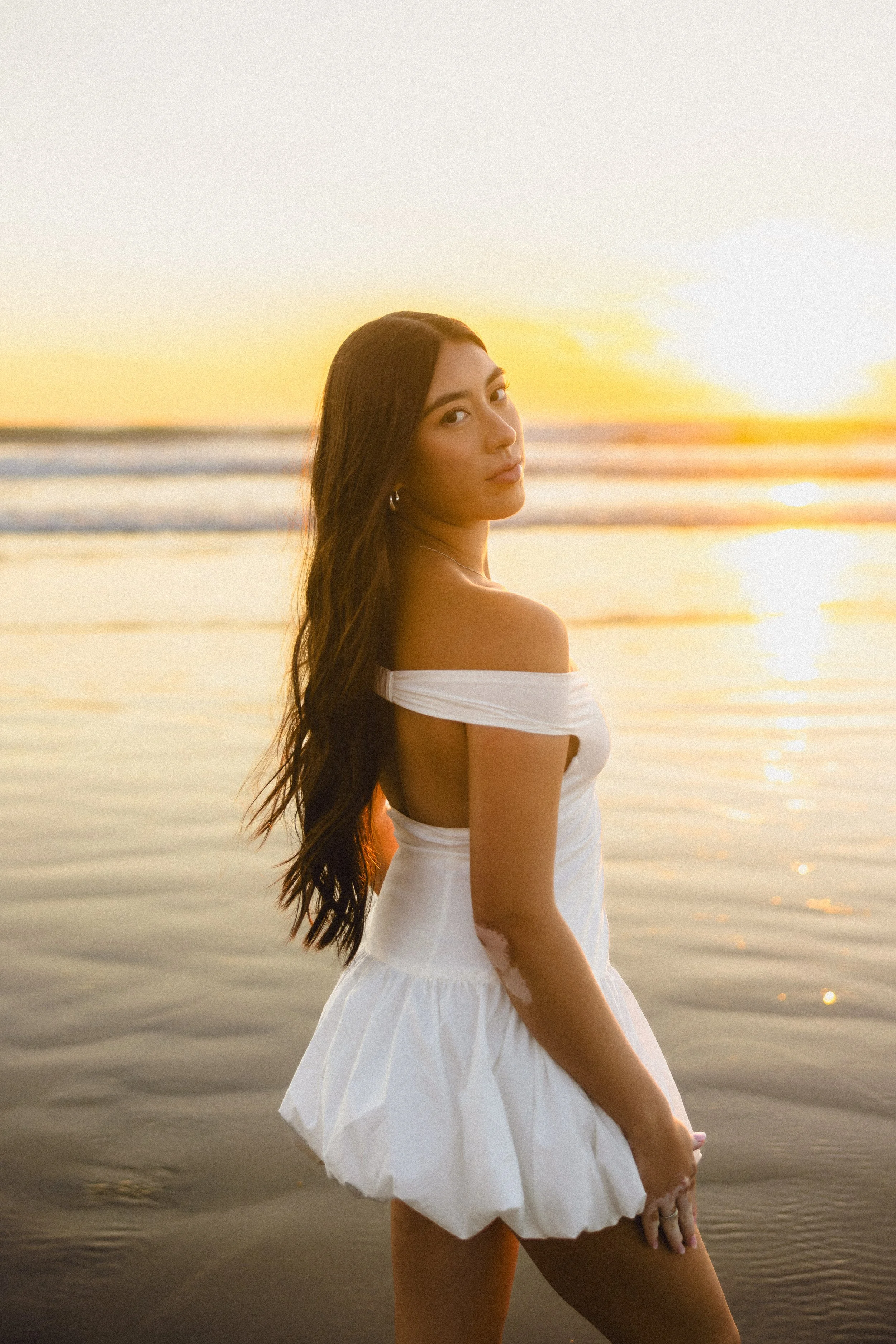  golden hour senior pictures on the beach 