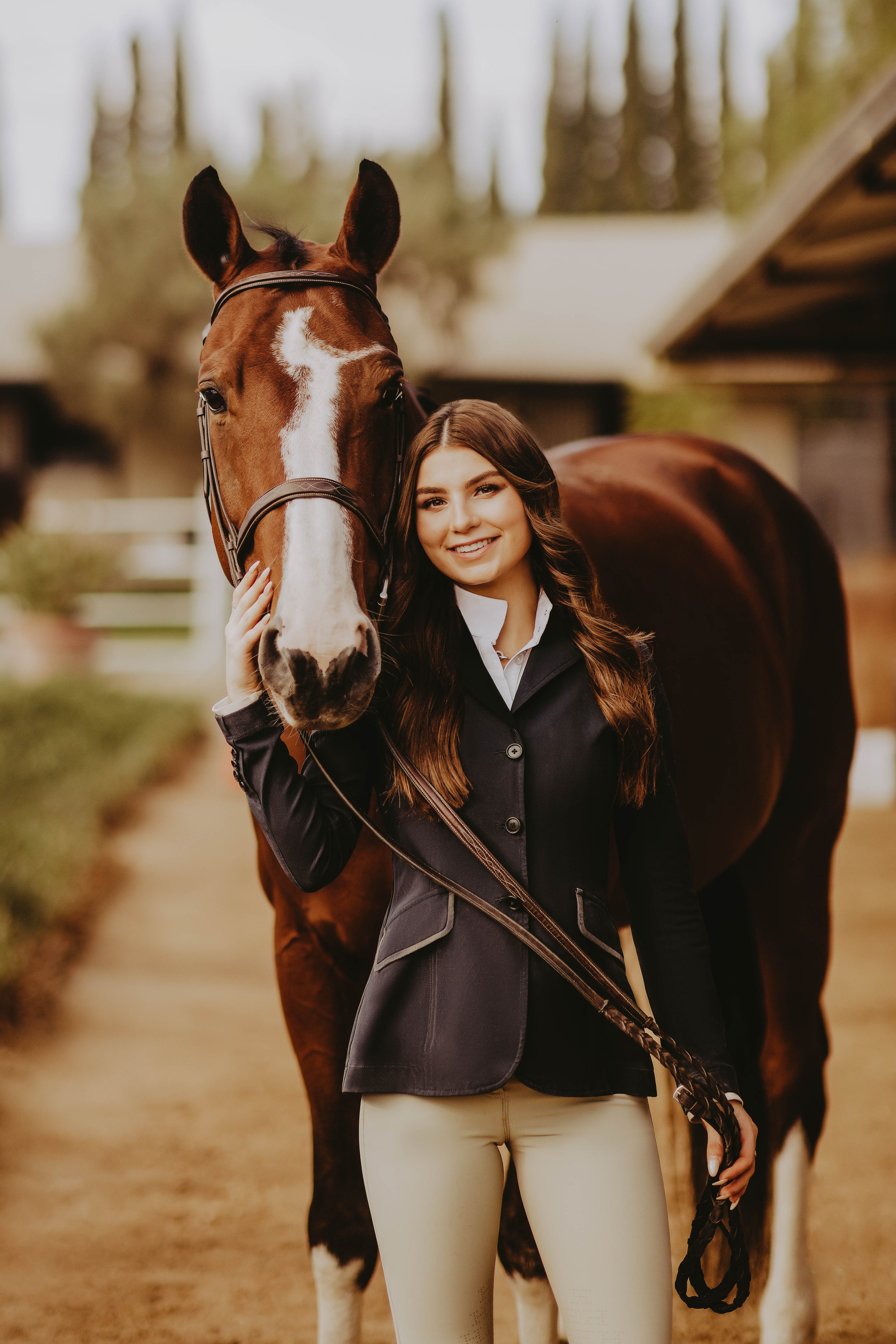  senior photos with a horse riding outfit 