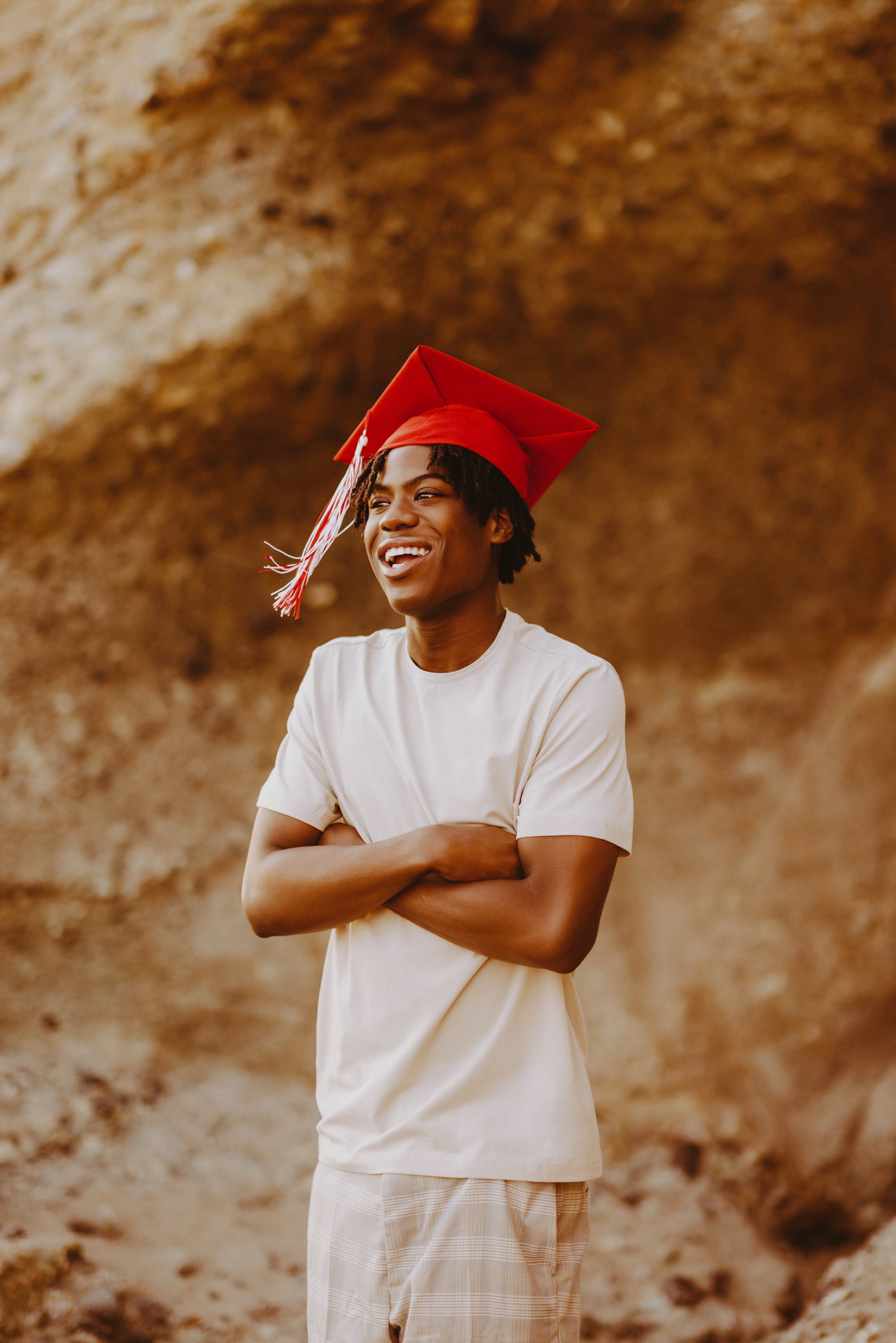  grad cap guy senior photo outfits 