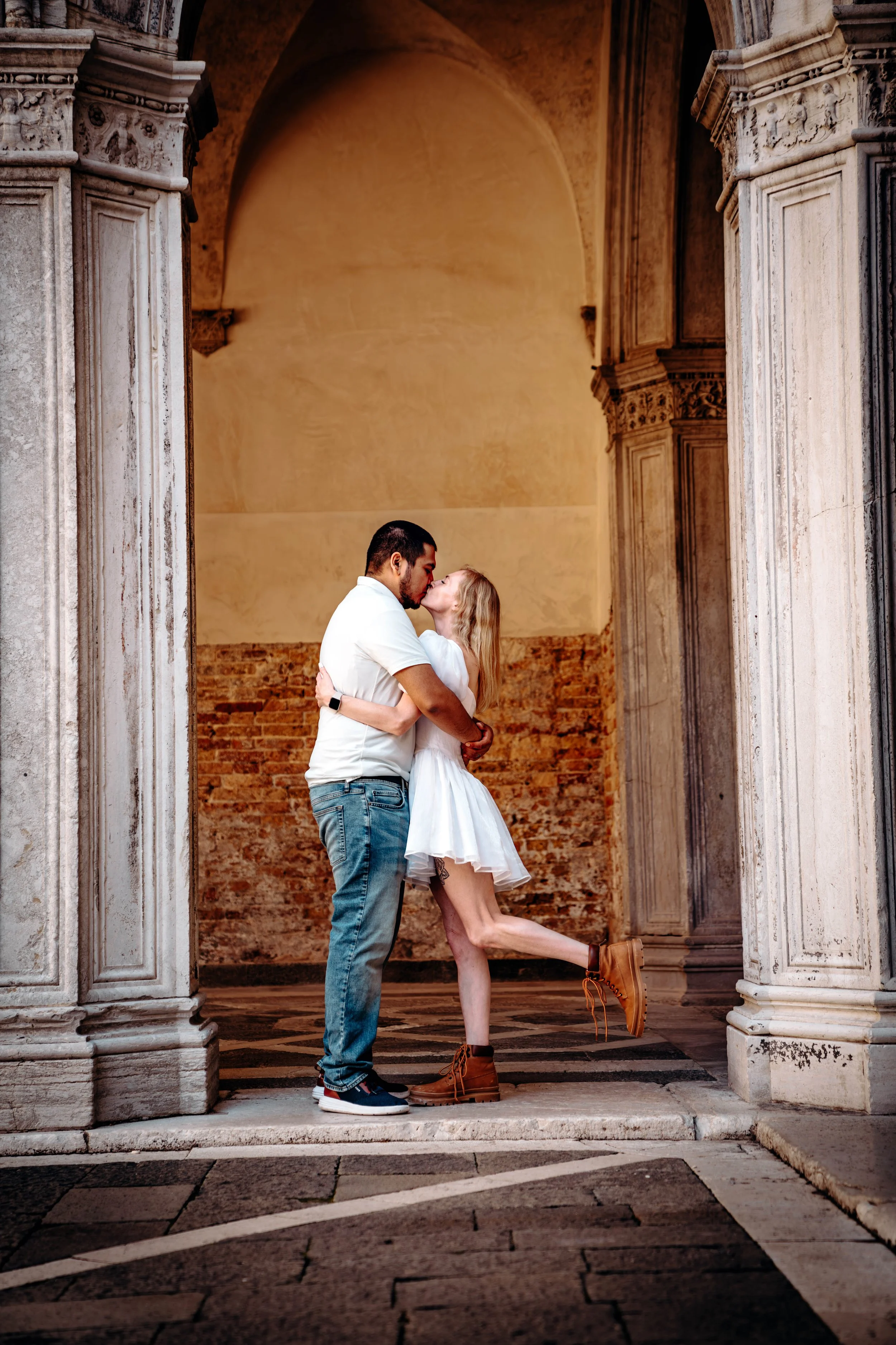 CoulsonVeniceEngagementWebsite-26.jpg