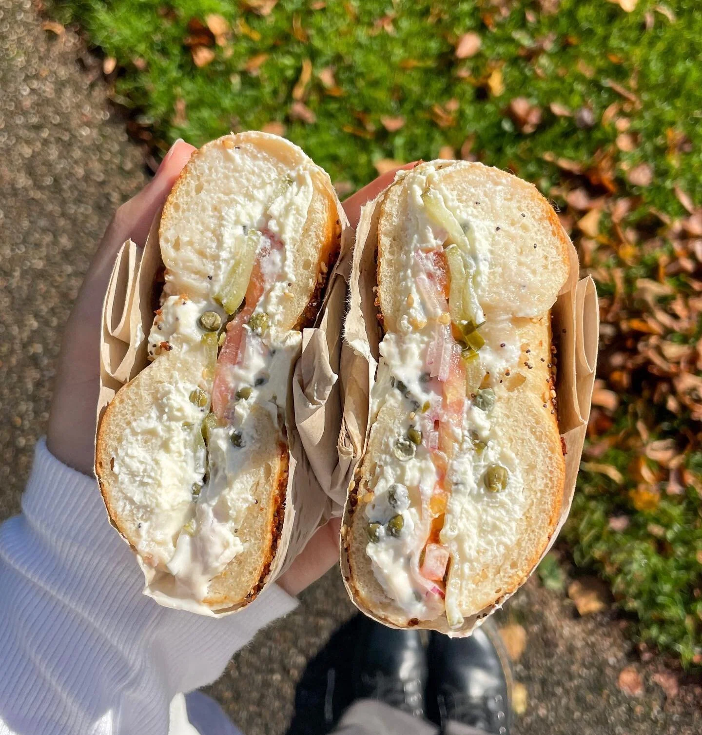 📍papo&rsquo;s bagels, london
did i make a two hour roundtrip journey just to get bagels??? 1000%😁 would i do it again??? 1000% this veggie sandwich went crazyyy

#london #england #uk #unitedkingdom #lunch #breakfast #brunch #bagel #bagels #yum #yum
