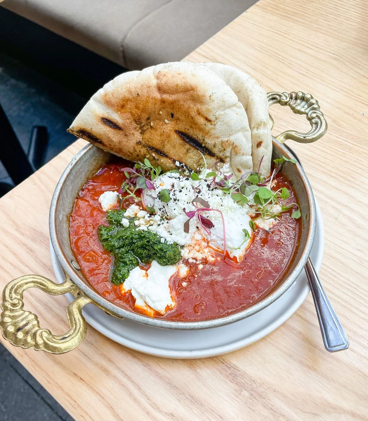 📍brother marcus, london
first time having shakshuka and my life is changed🤤 we stumbled upon @brothermarcus_ after a trip to the brick lane vintage market, and i&rsquo;m so happy we did ! this dish went crazyyyy

#london #england #uk #unitedkingdom