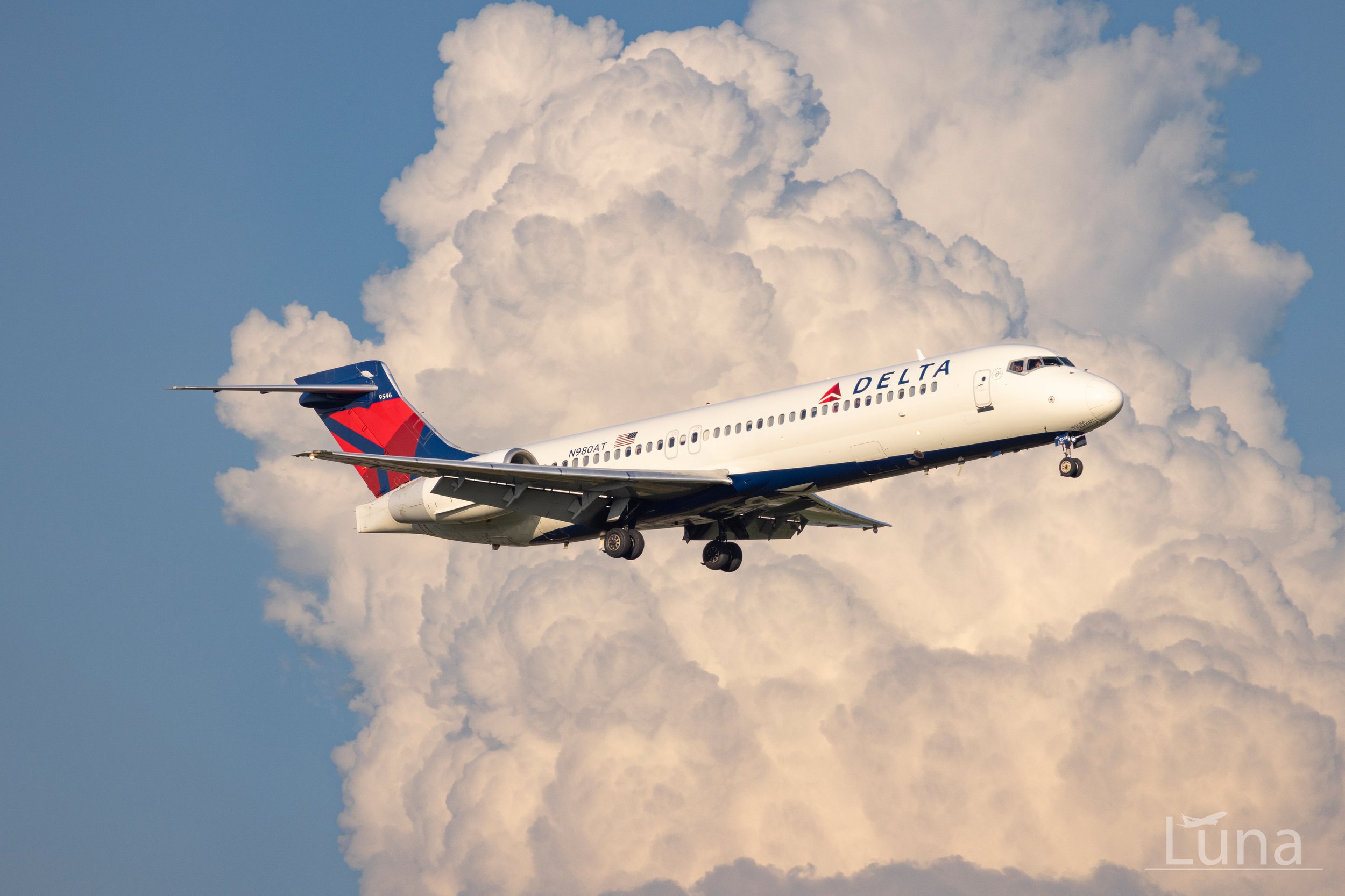 DLBoeing 717-200.jpg