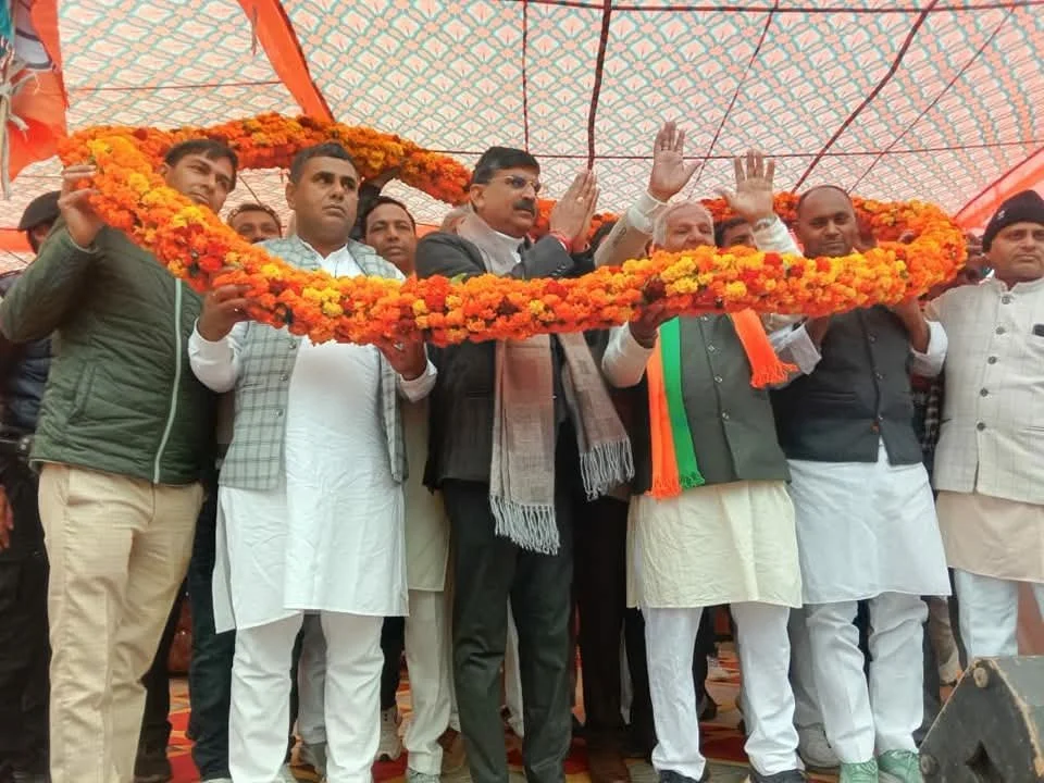 हरियाणा के सामाजिक न्याय एवं अधिकारिता मंत्री कृष्ण कुमार बेदी ने नरवाना विधानसभा क्षेत्र के गांव दबलैन को दी करोड़ों रूपये की विकास परियोजनाओं की सौगात