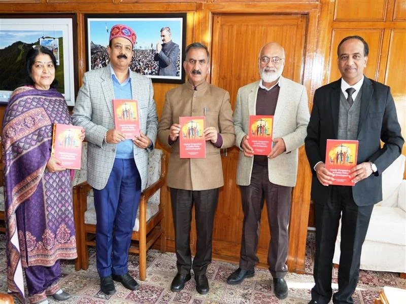 हिमाचल के मुख्यमंत्री ने ‘जेंडर पर्सपेक्टिव्स इन पब्लिक पॉलिसी एंड डेवलपमेंट’ पुस्तक का विमोचन किया