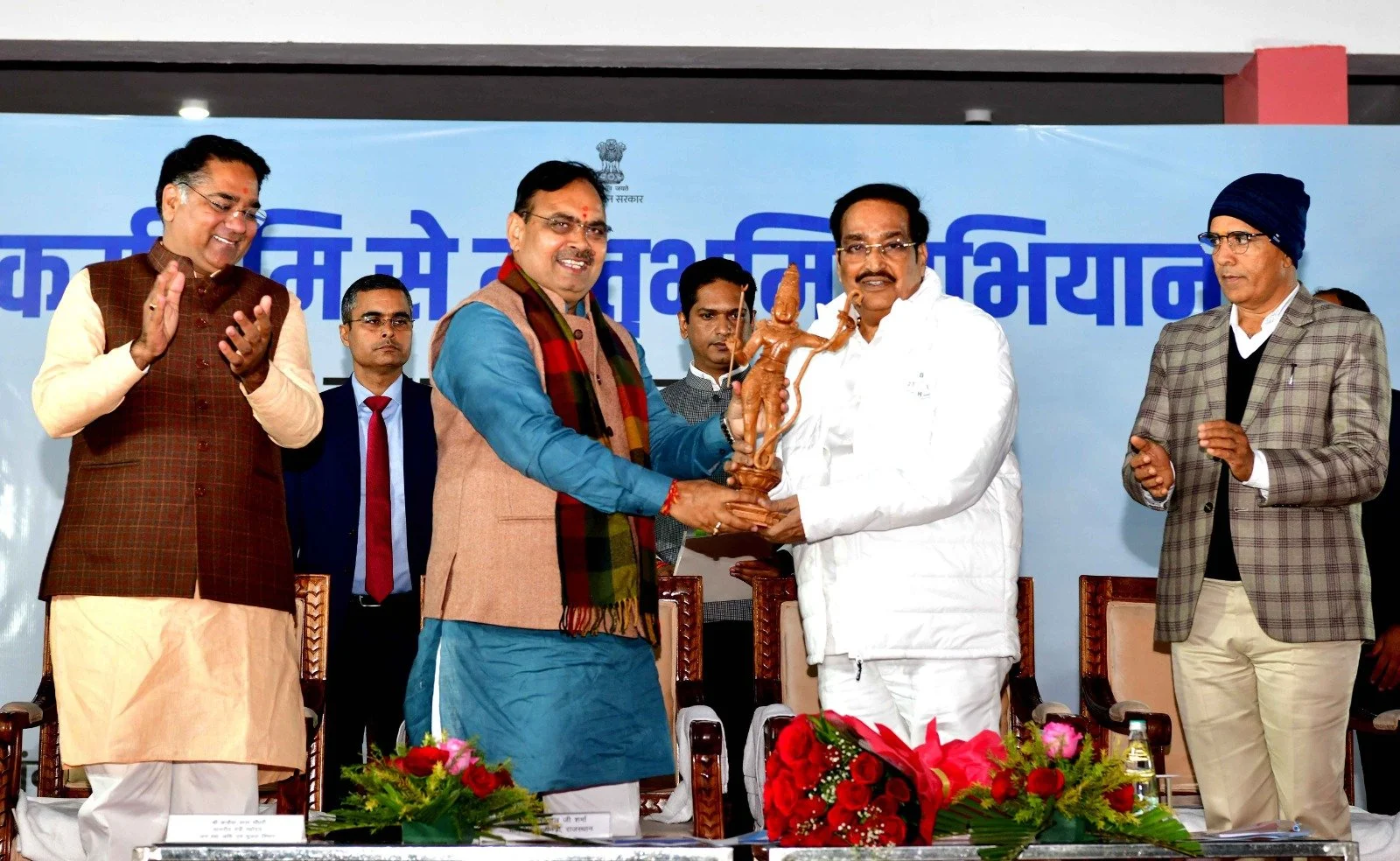 प्रधानमंत्री के नेतृत्व में सबसे अधिक पानी वाला राज्य होगा राजस्थान पहले प्याऊ बनवाते थे, अब धरती की प्यास बुझाने के लिए रिचार्ज स्ट्रक्चर बनवाएं - केन्द्रीय जलशक्ति मंत्री सी. आर. पाटिल